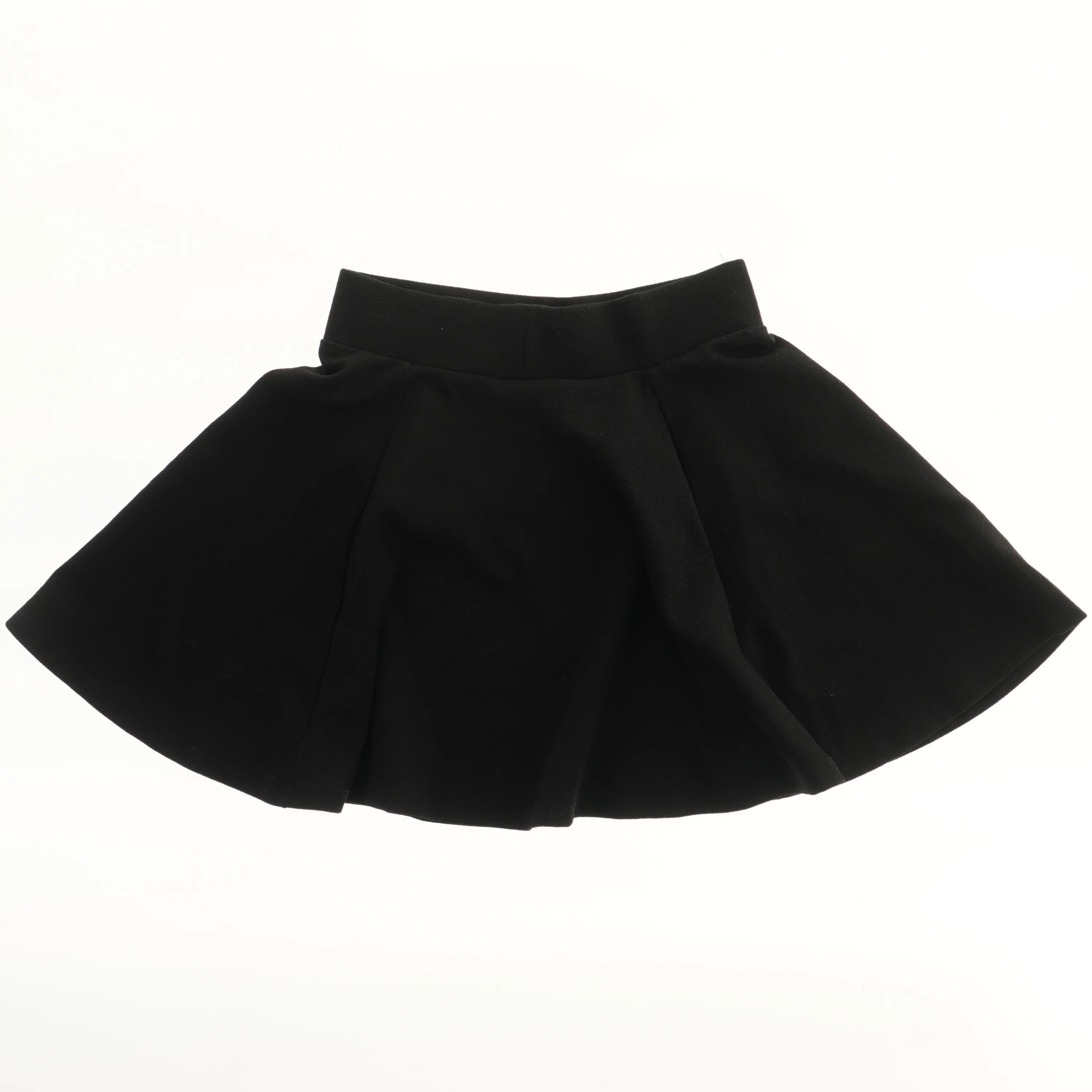 Sort nederdel fra New Look (str. 146)