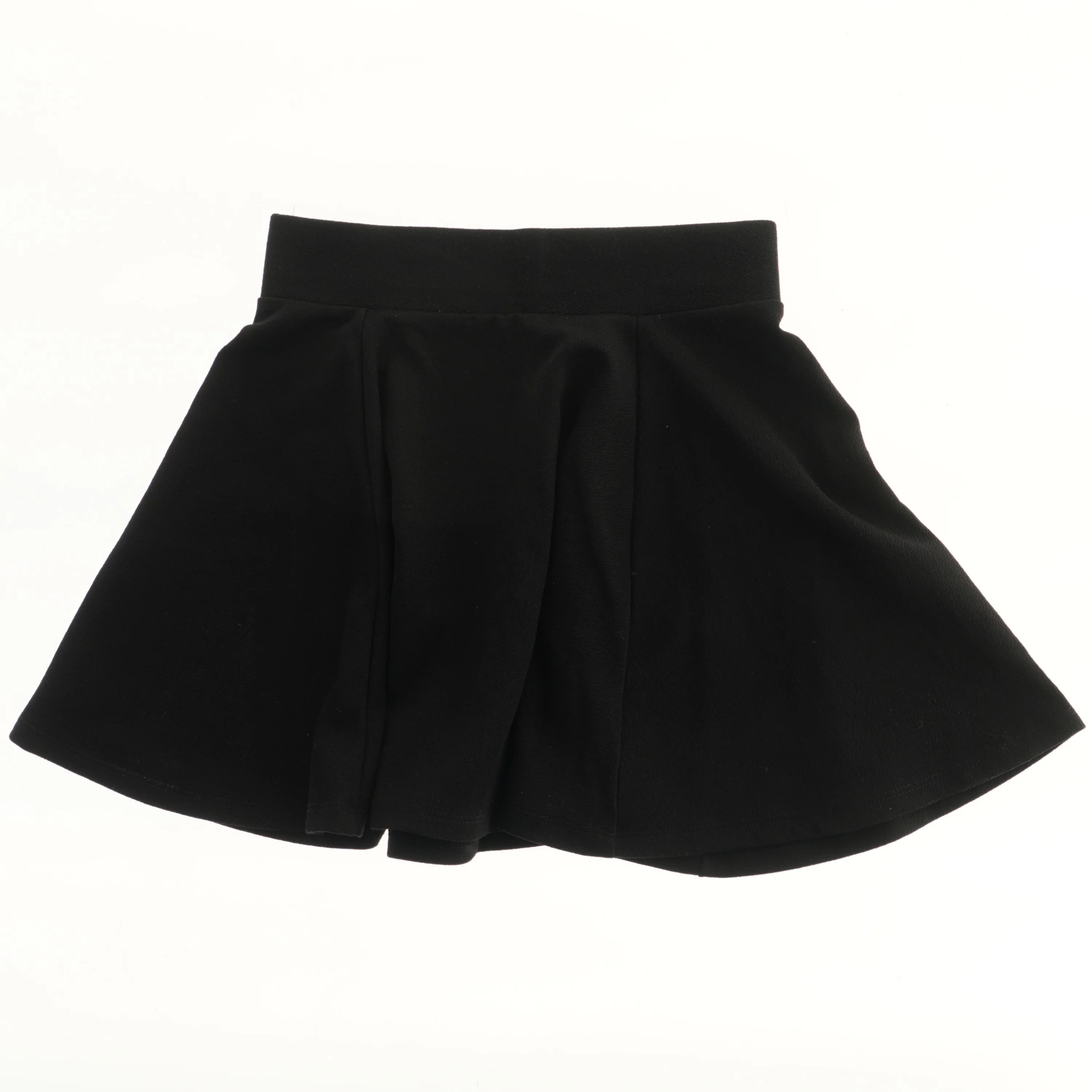 Sort nederdel fra New Look (str. 146)