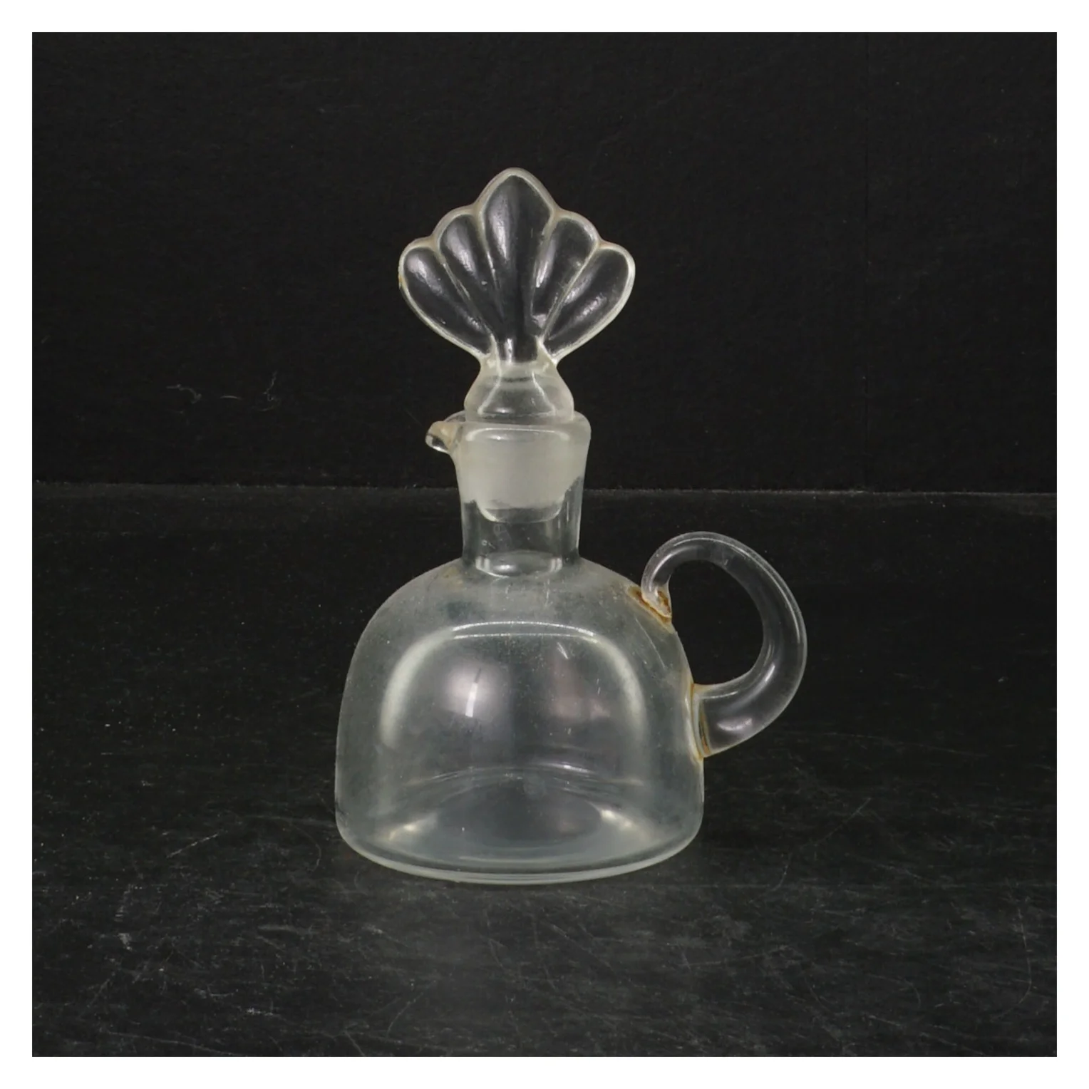 Glas karaffel med håndtag (str. 13 cm)