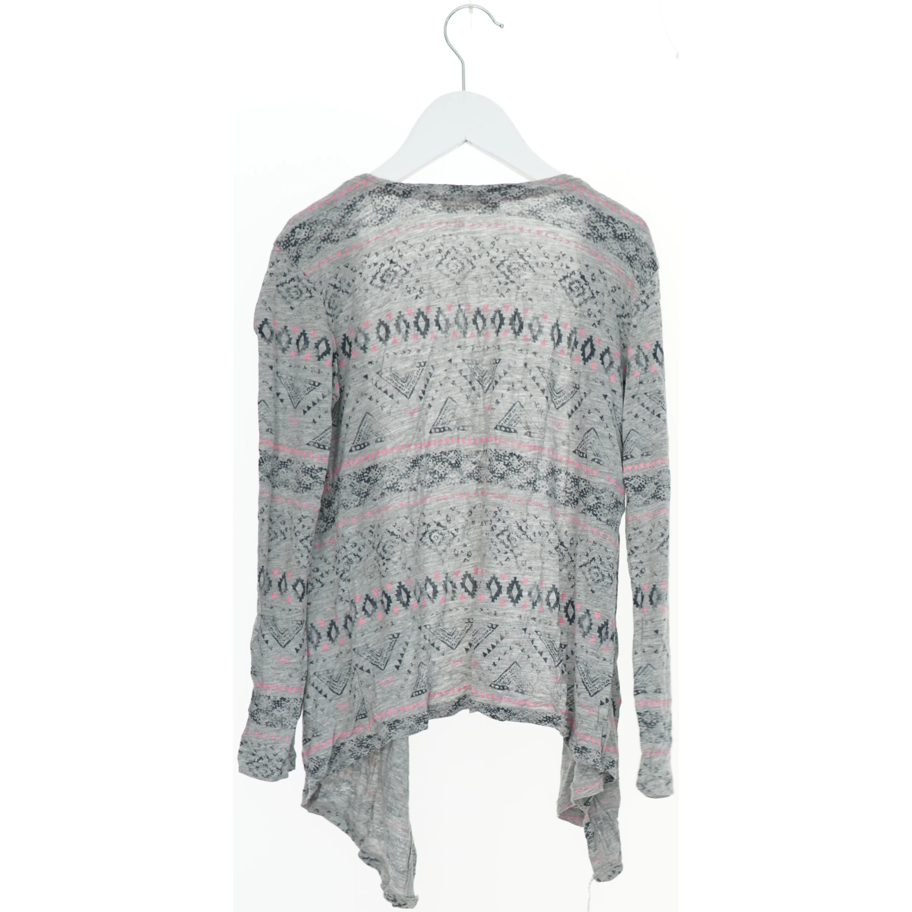 Grå cardigan med mønster fra H&M (str. 140)