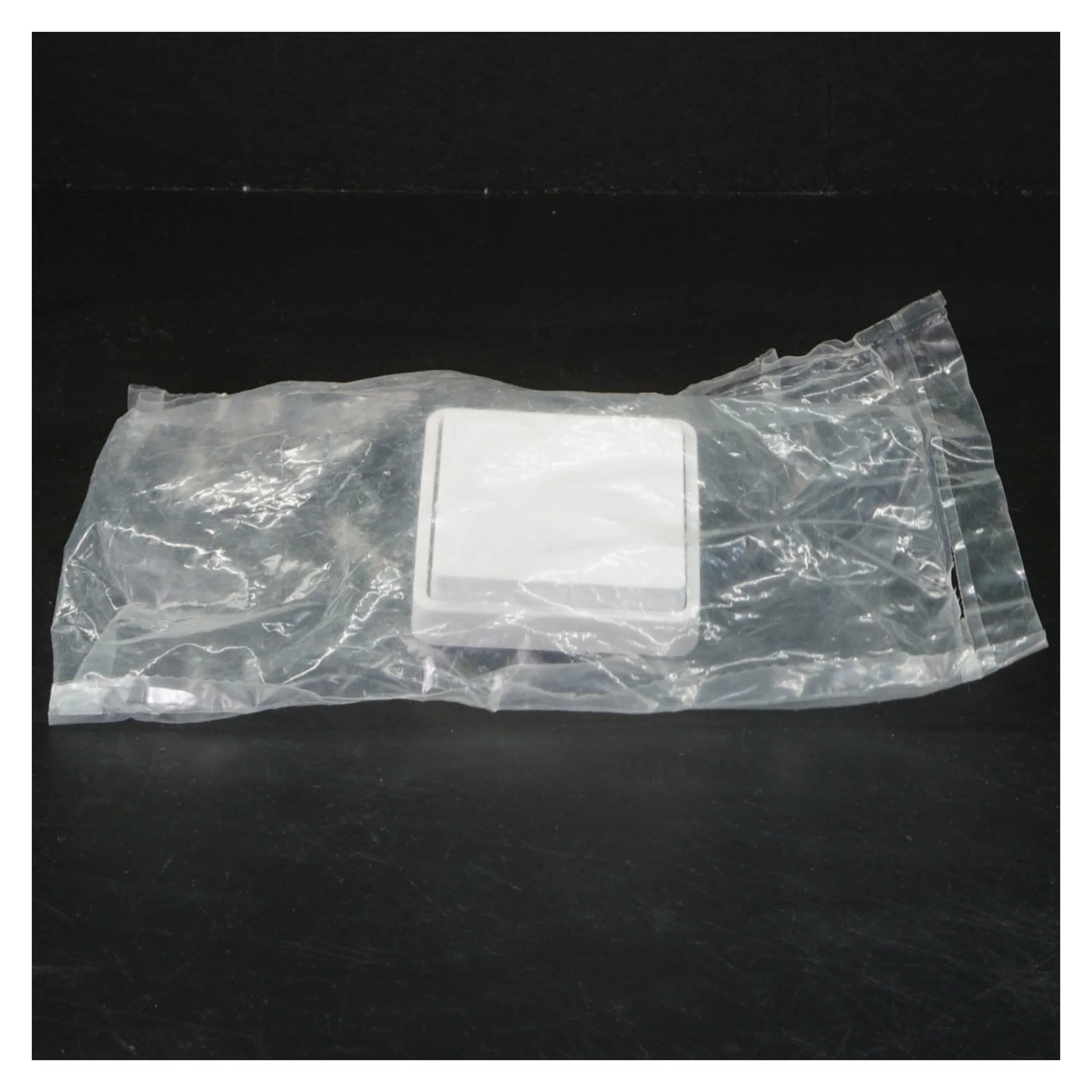 Kvadratisk vægstik (str. 5x5 cm)