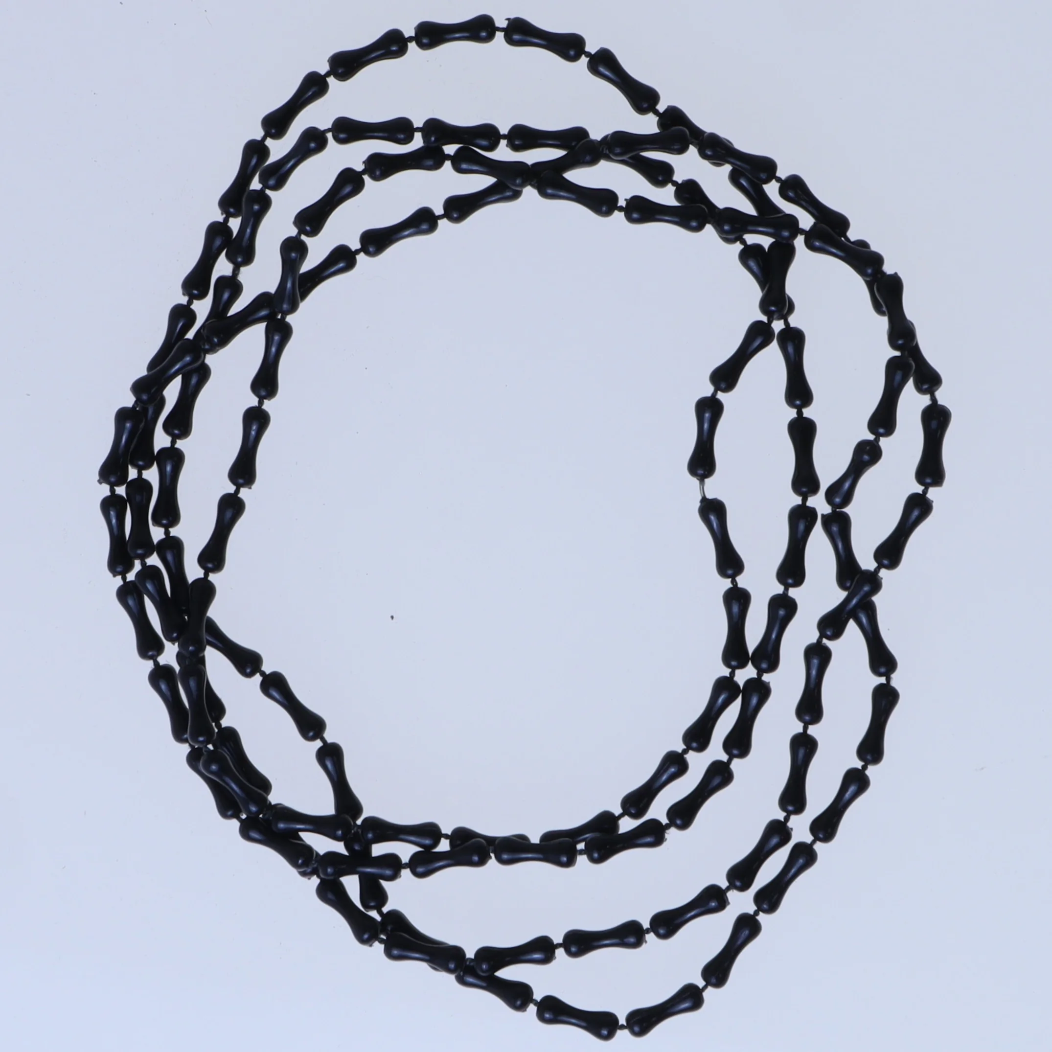 Sort perlekæde (str. 132 cm)