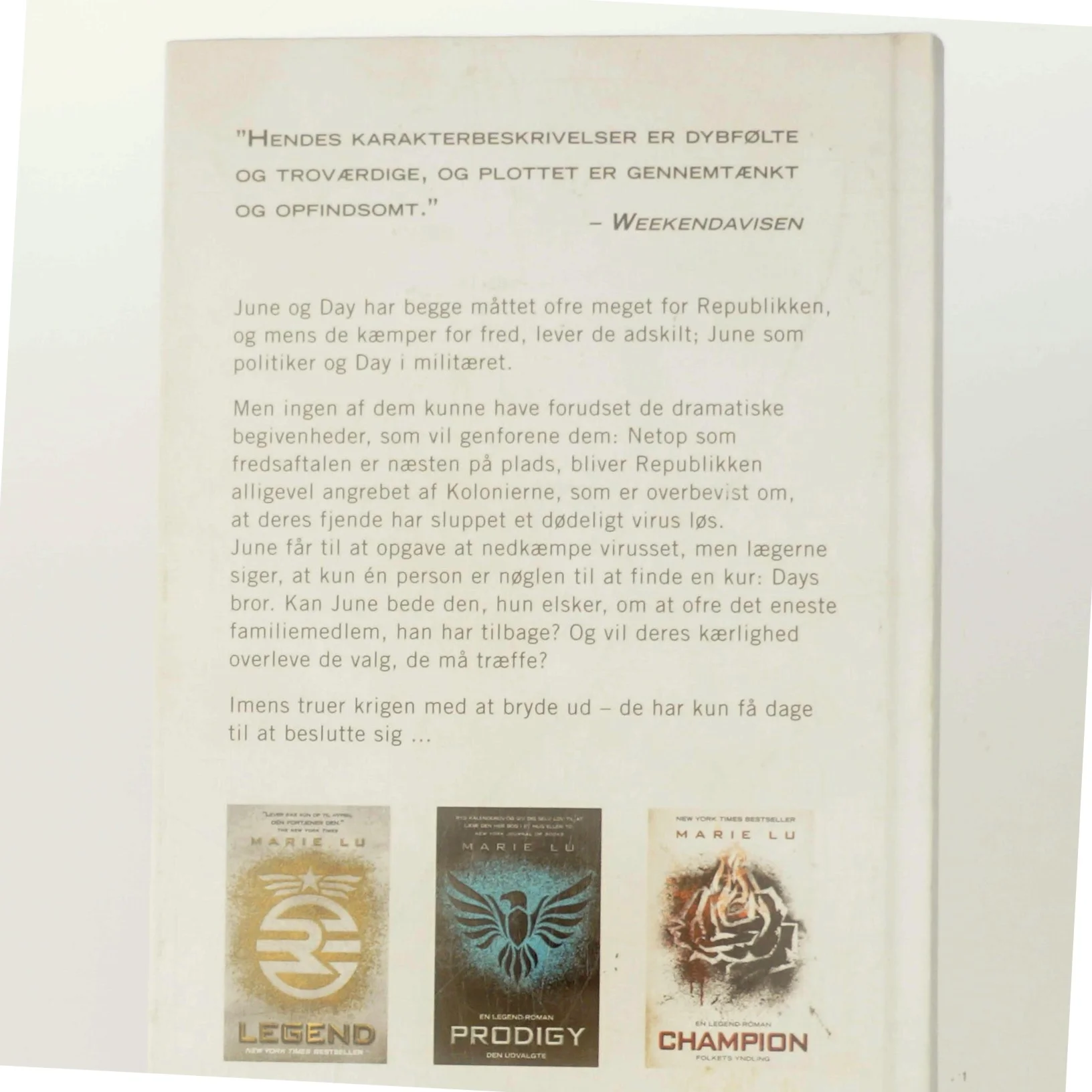 Champion : Folkets yndling af Marie Lu (Bog)