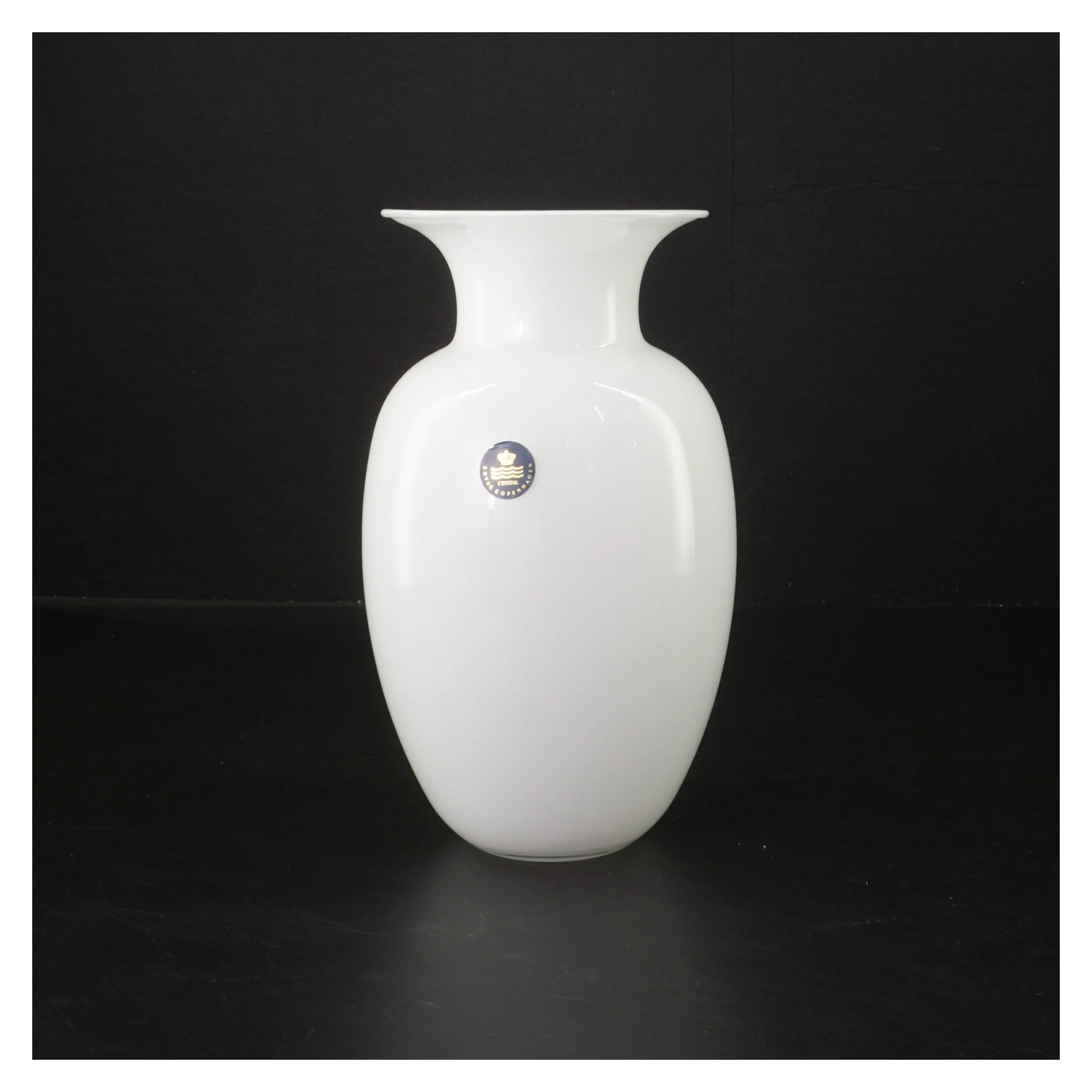 Hvid vase fra Royal Copenhagen (str. 20 cm)