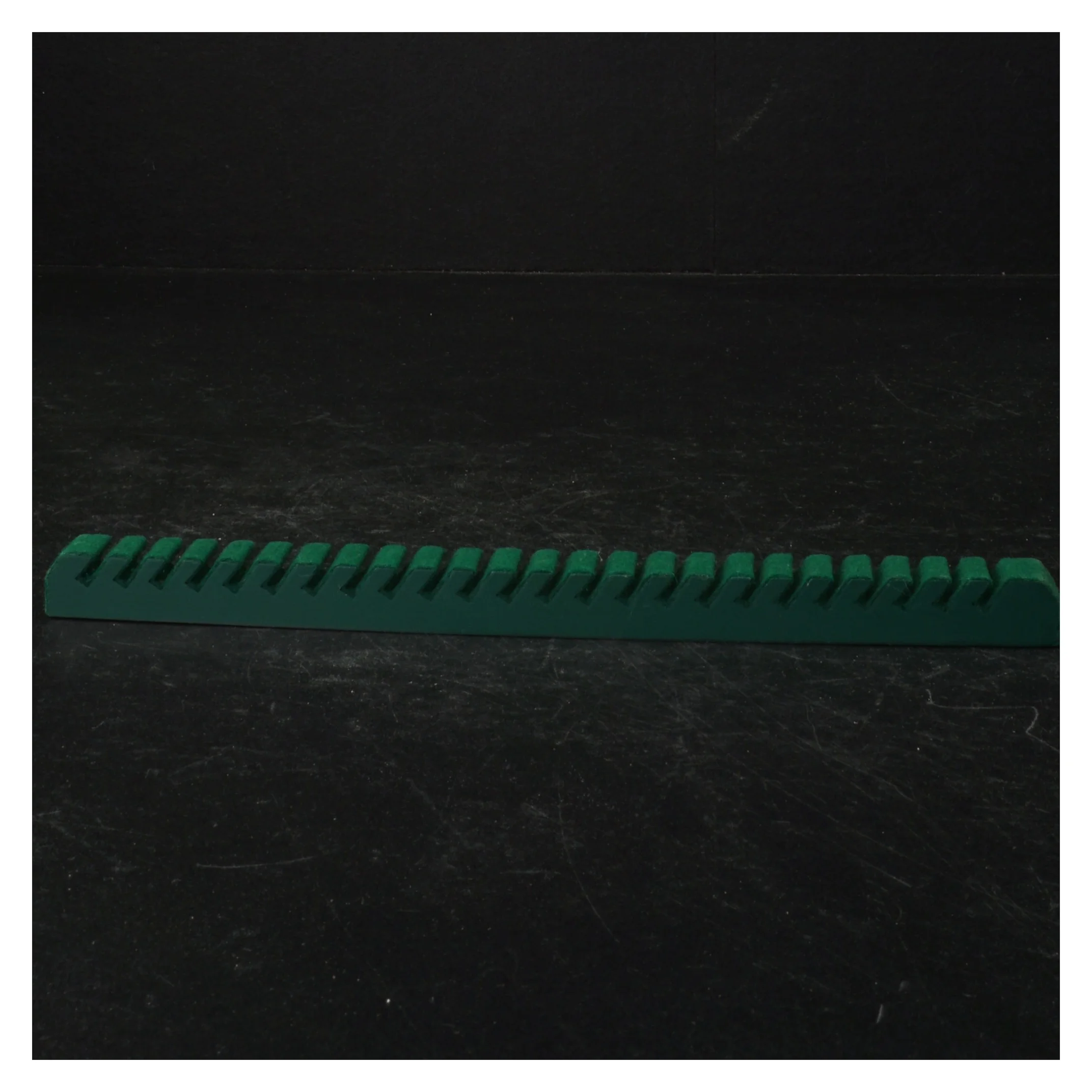 Grøn træklods med takker (str. 24 cm)