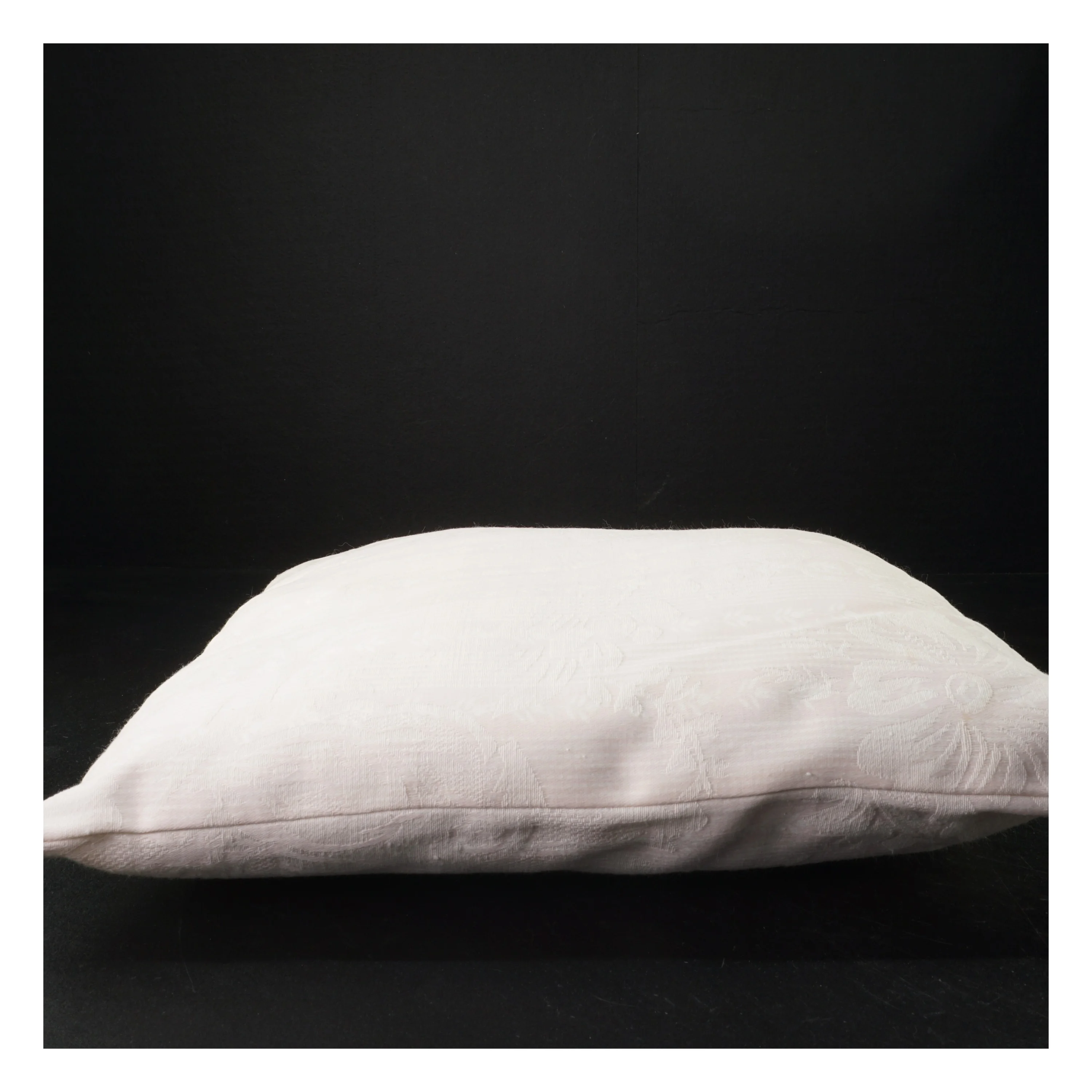 2 pyntepuder (str. 36 x 36 cm)