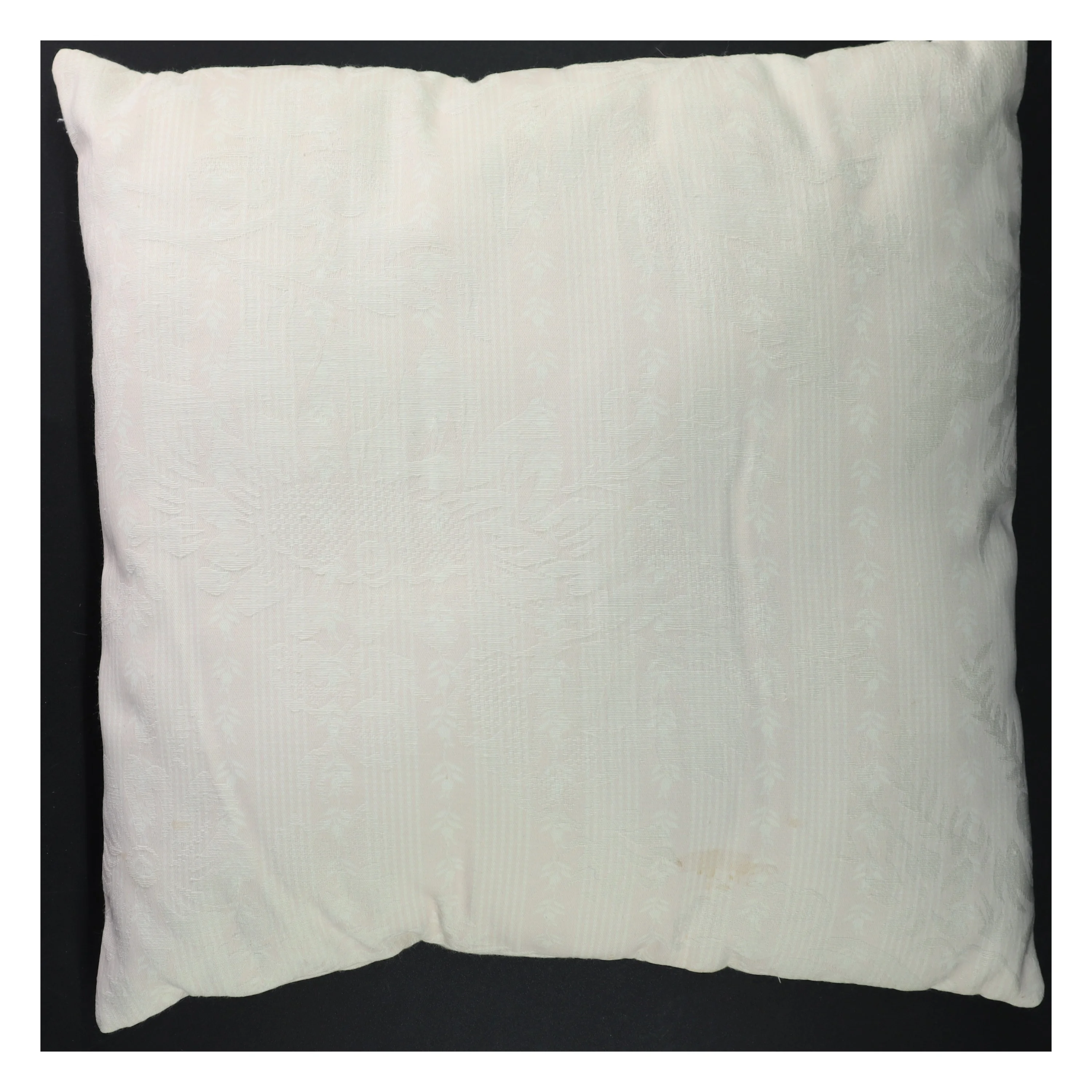 2 pyntepuder (str. 36 x 36 cm)