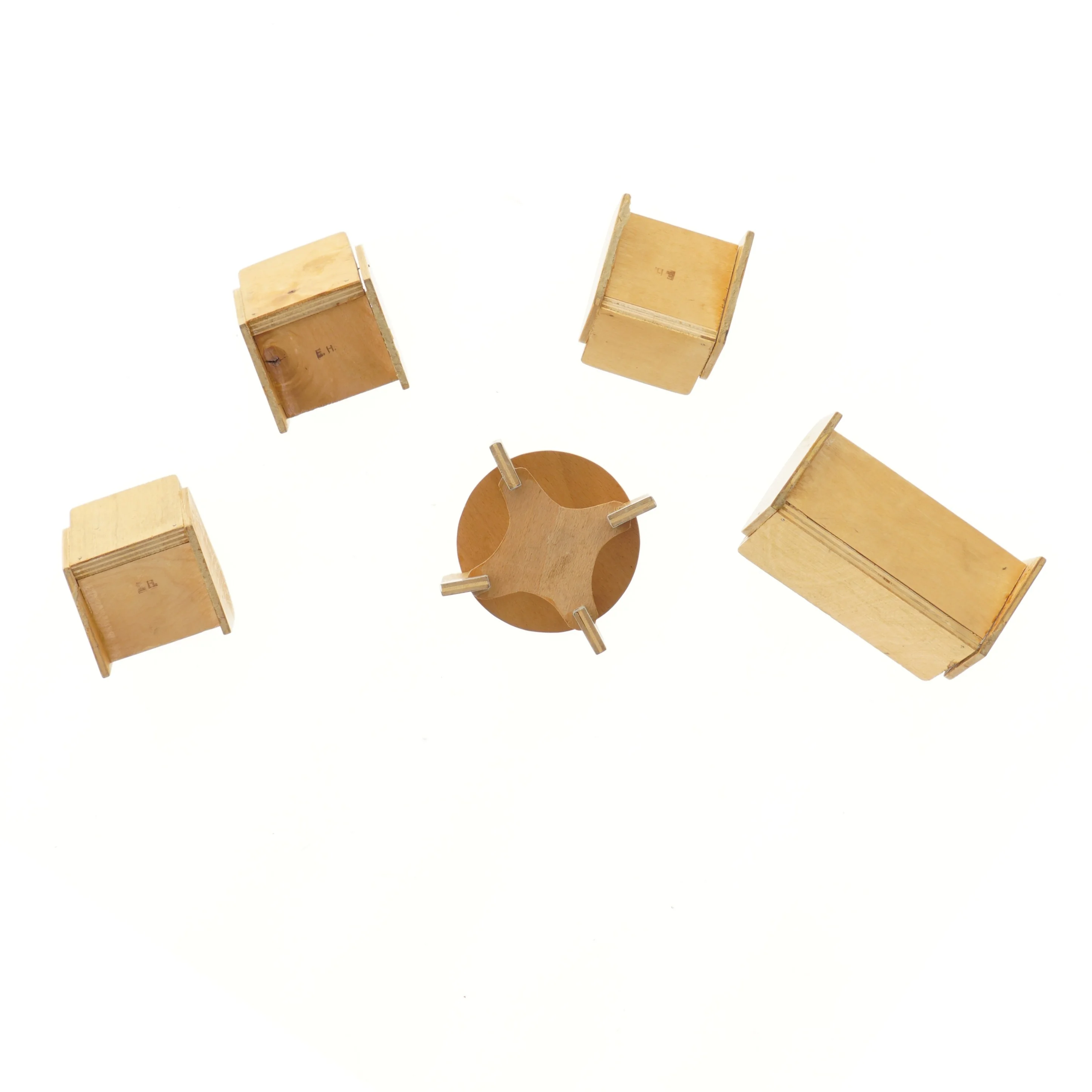 Dukkehus dukkemøbler (str. 13,5x8 cm)