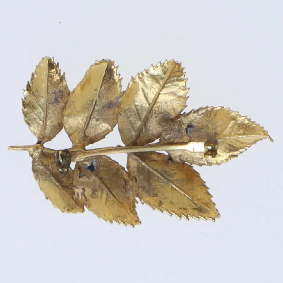 Bladformet broche (str. 5,5 cm)