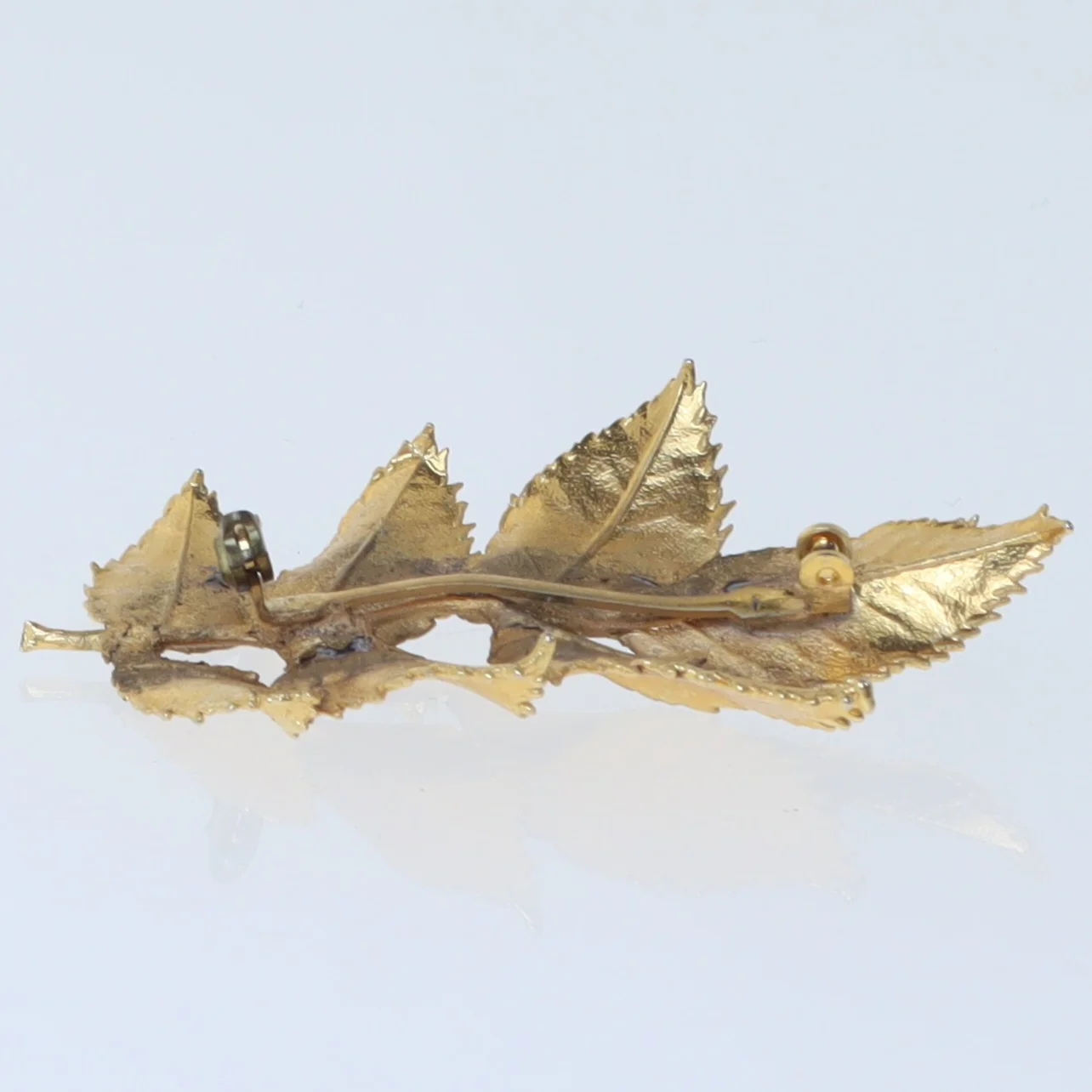 Bladformet broche (str. 5,5 cm)