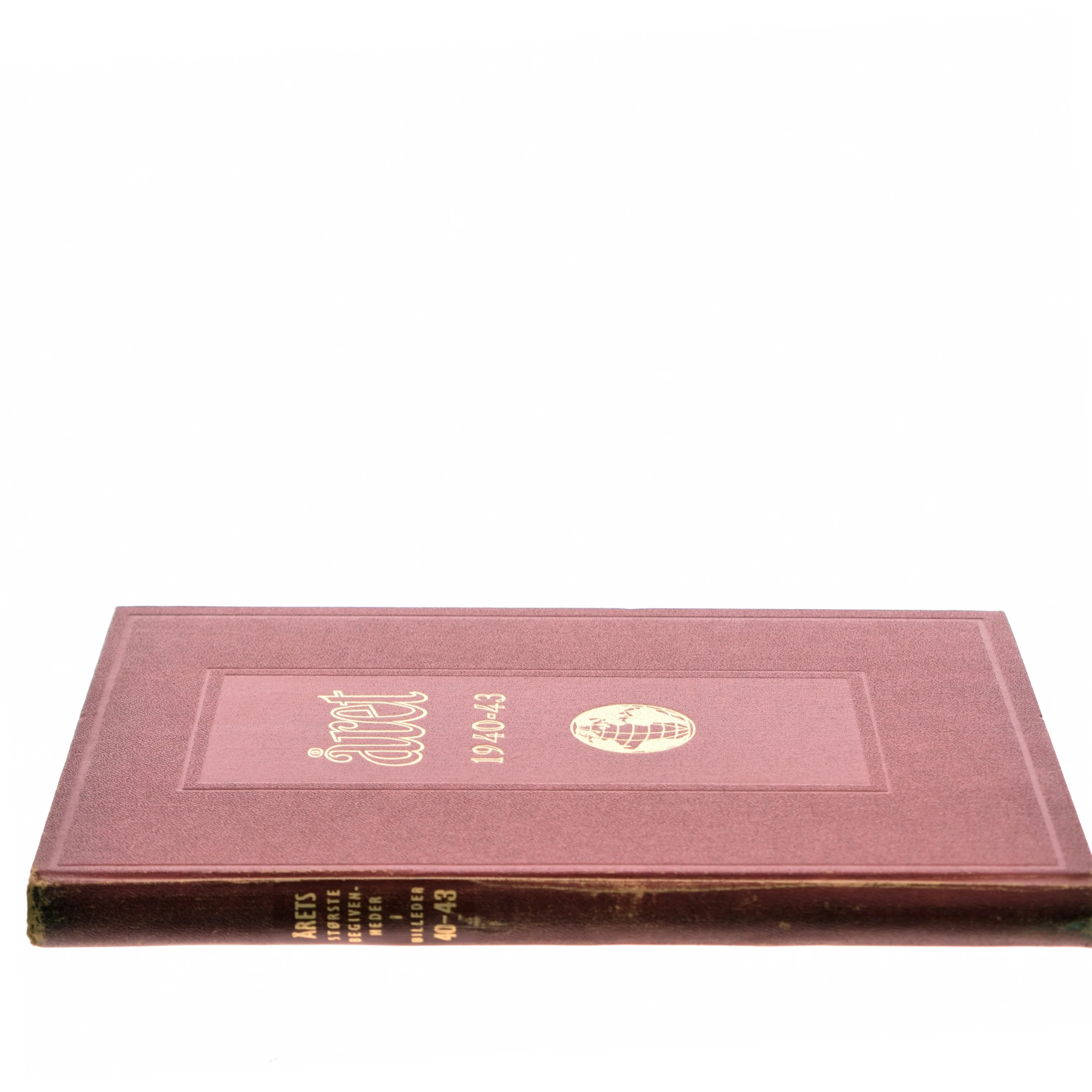 Året 1940-43 af <Bogens forfattere> (Bog)