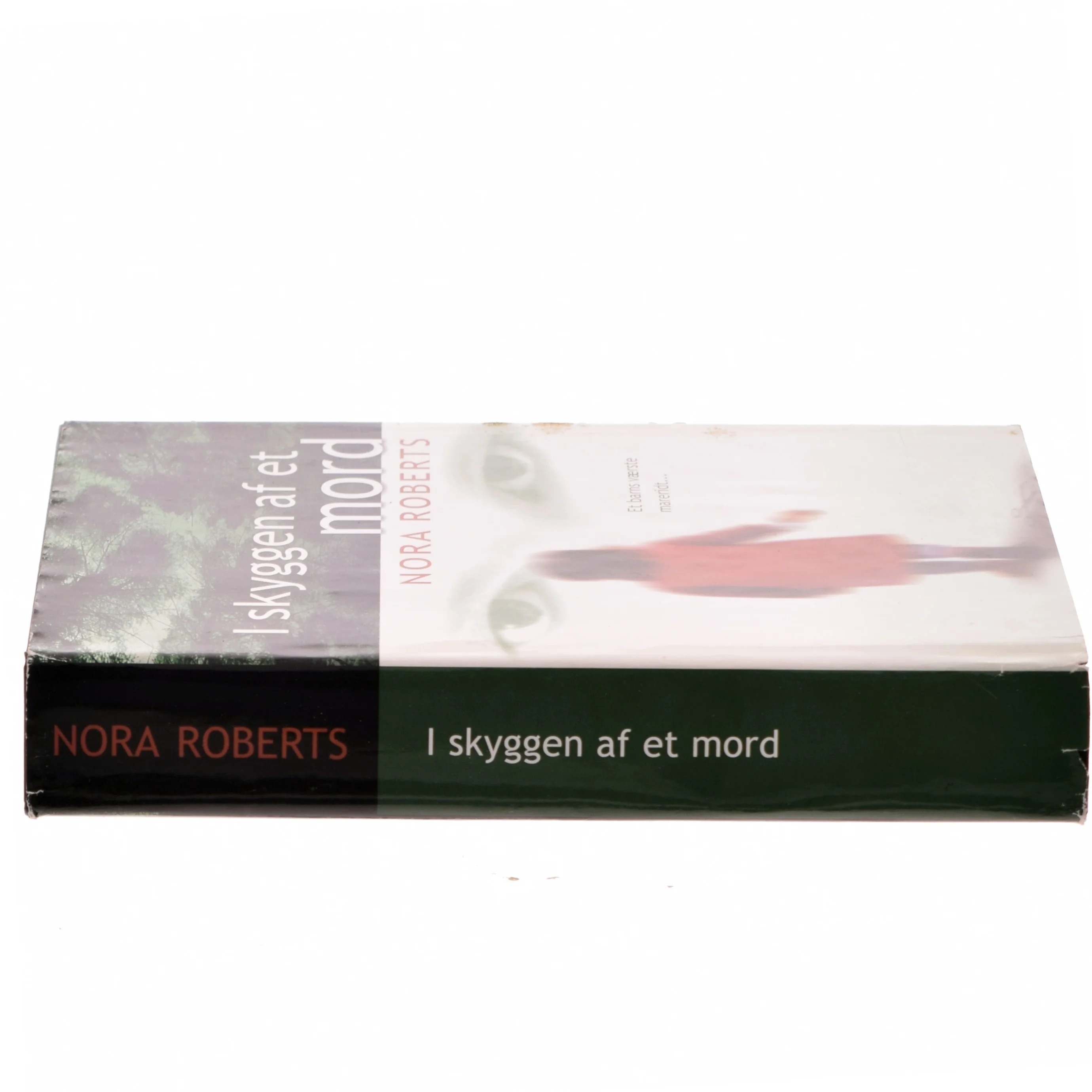 I skyggen af et mord af Nora Roberts (Bog)