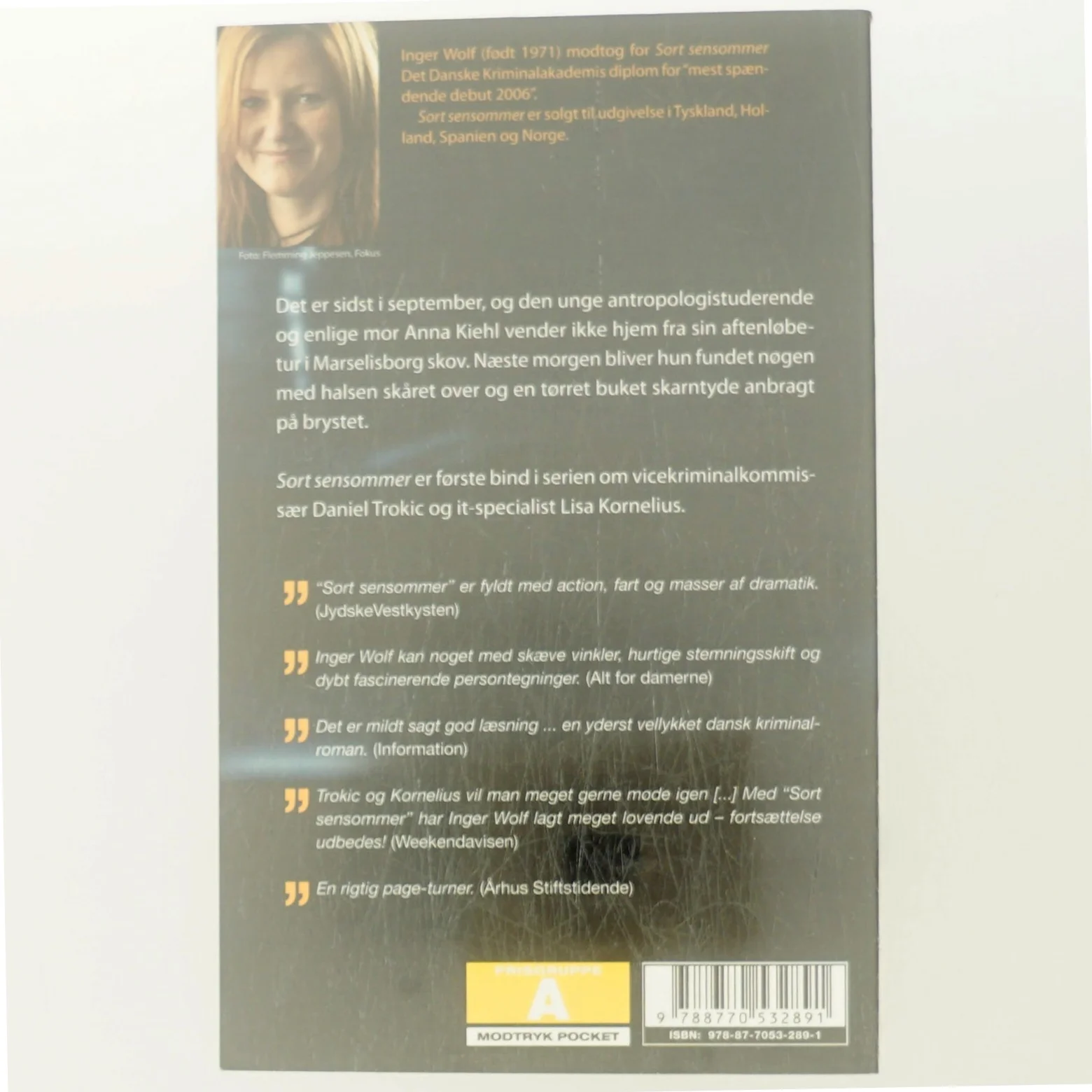 Sort sensommer af Inger Wolf (Bog)