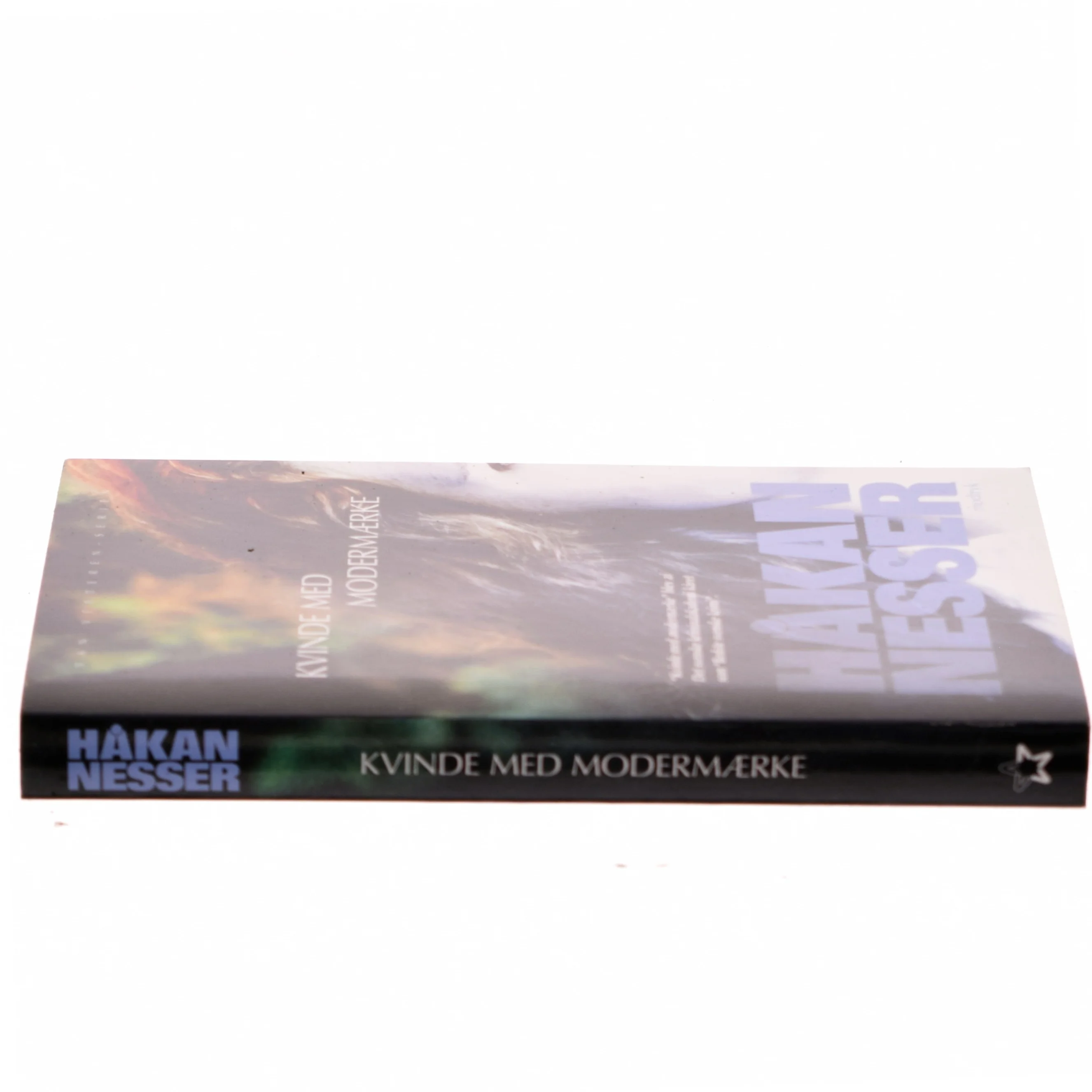 Kvinde med modermærke af Håkan Nesser (Bog)