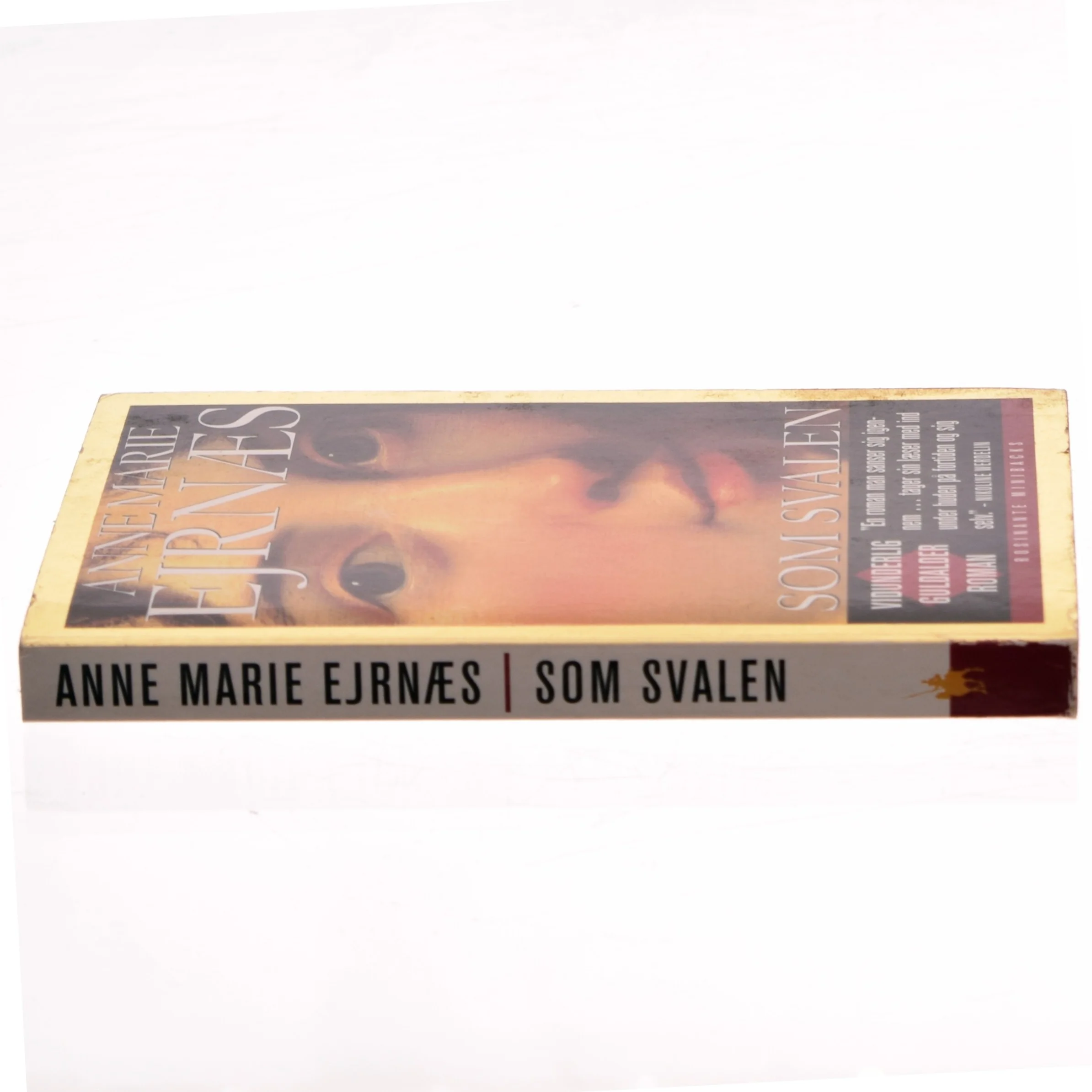 Som svalen : roman af Anne Marie Ejrnæs (Bog)