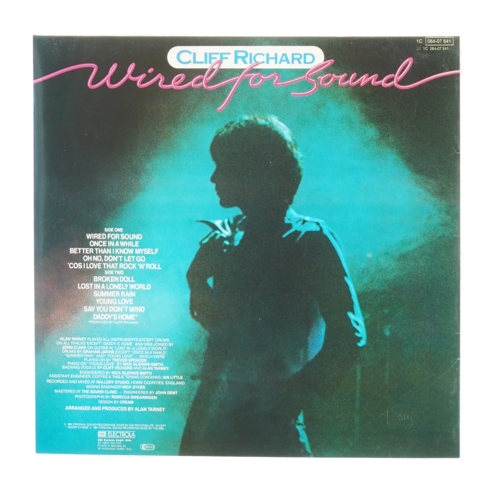 Cliff Richard, Wired for sound fra Emi (str. 30 cm)