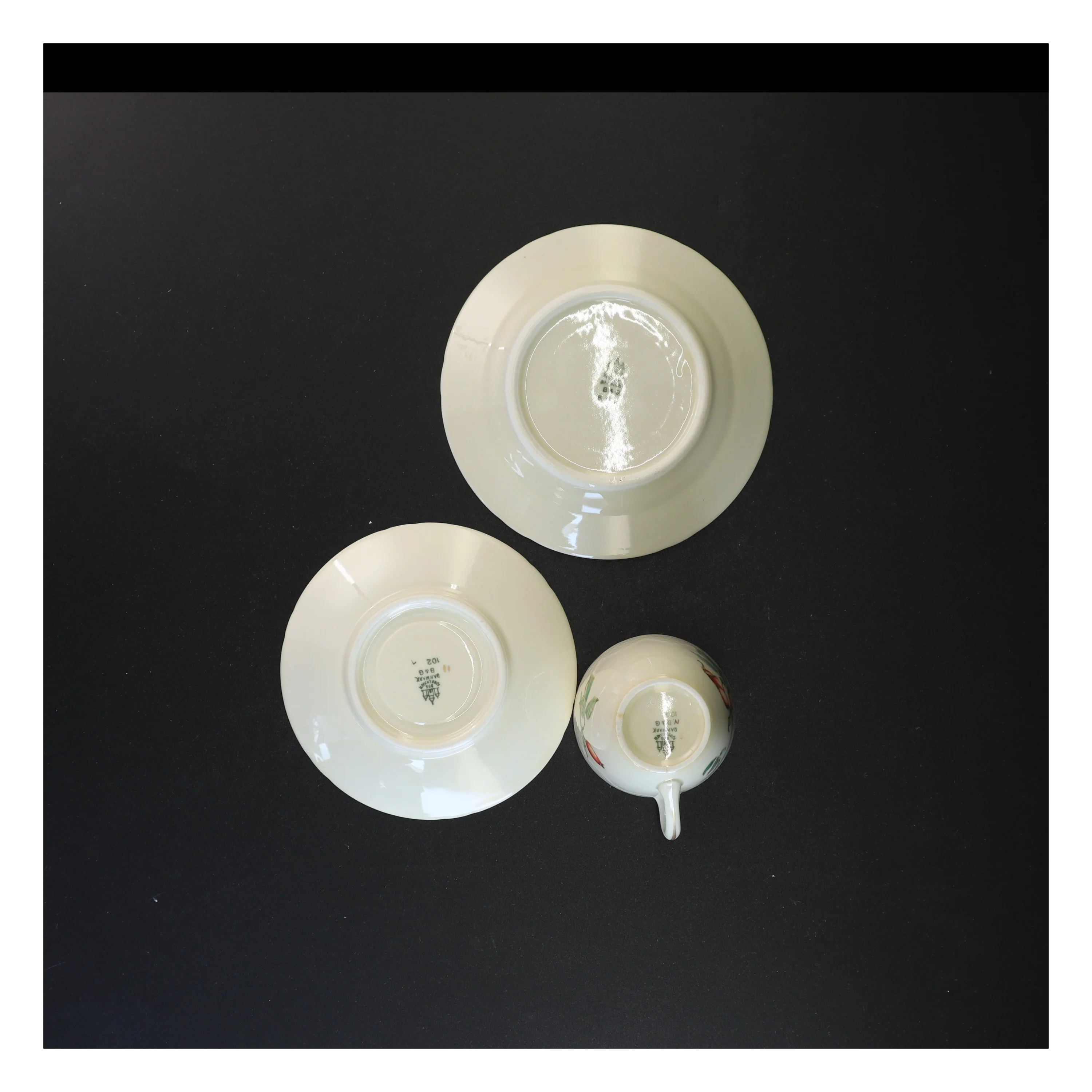 Porcelæn kaffesæt med underkop og desserttallerken fra Bing Og Grøndal (str. Diameter 15 cm top 6 x 7 cm)