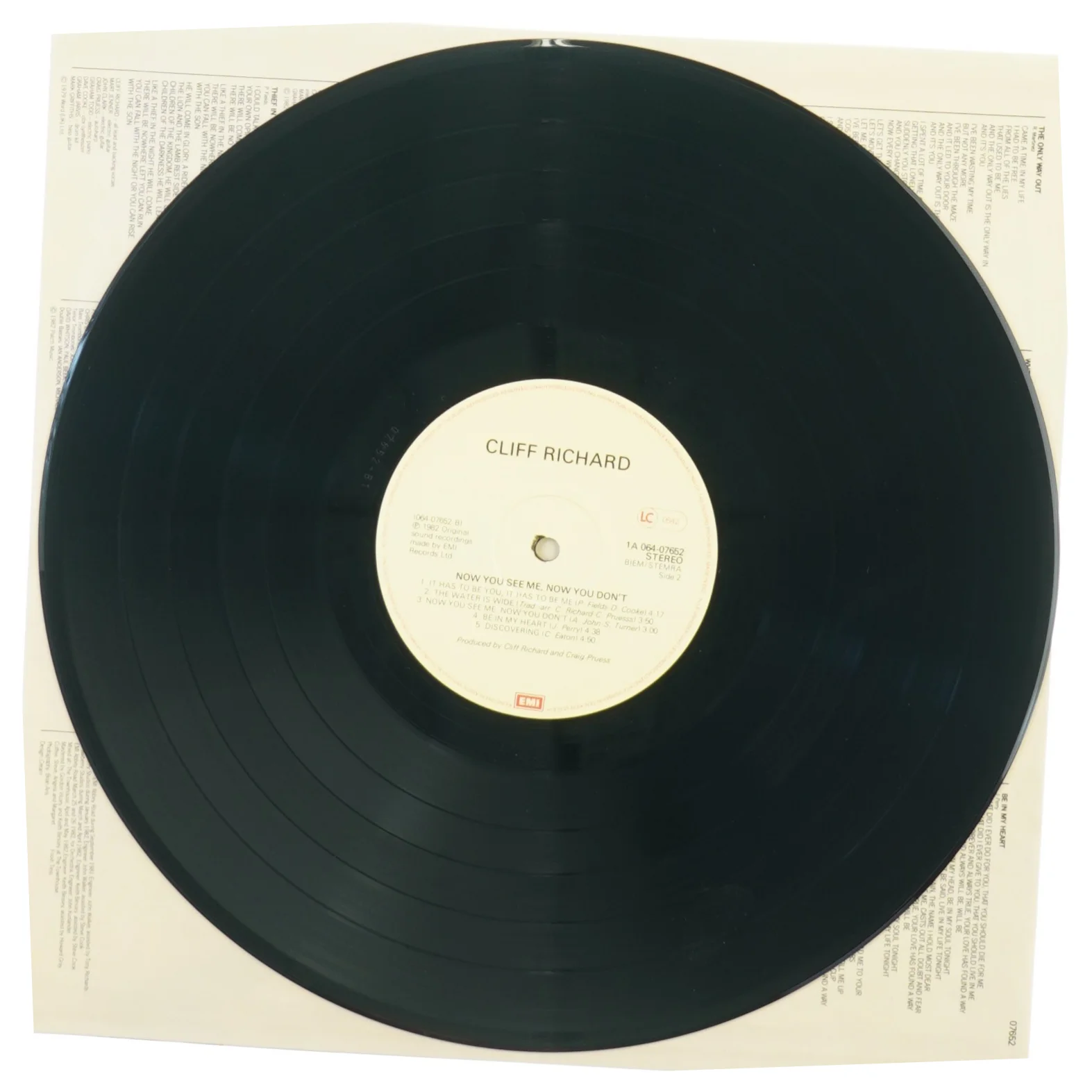 Cliff Richard, now you see me now you don´t fra Emi (str. 30 cm)