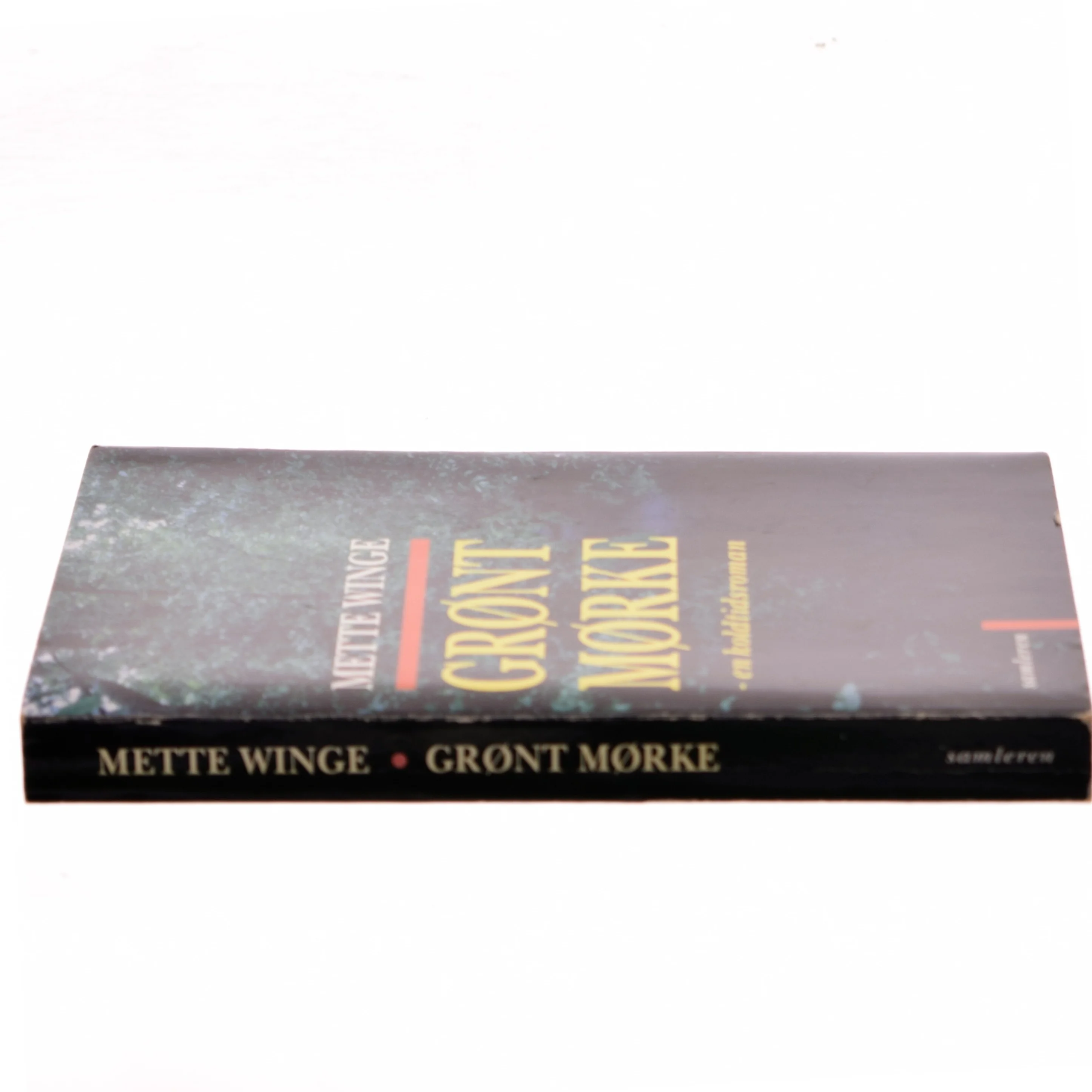 Grønt mørke af Mette Winge (Bog)