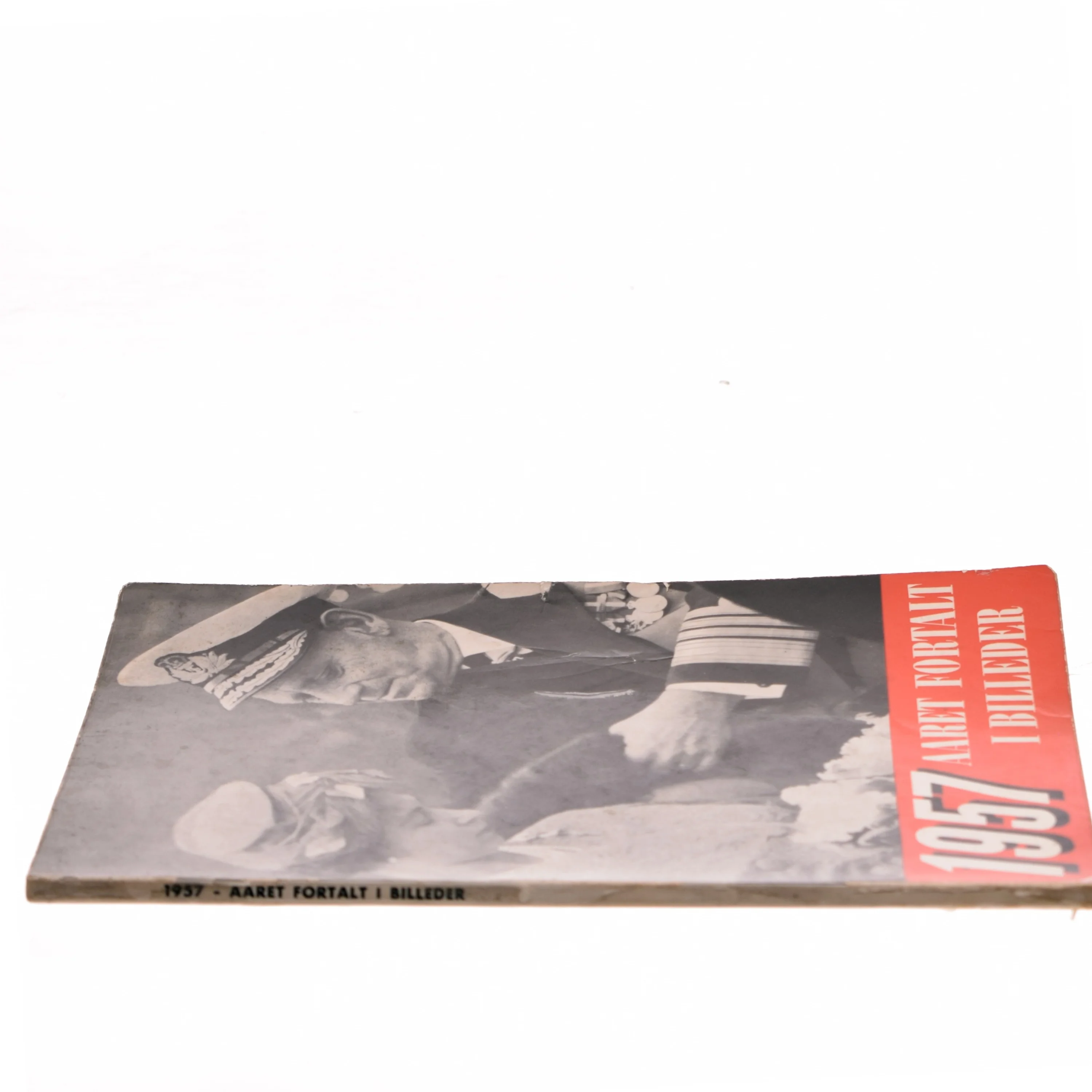 1957 Året Fortalt I Billeder (Bog)