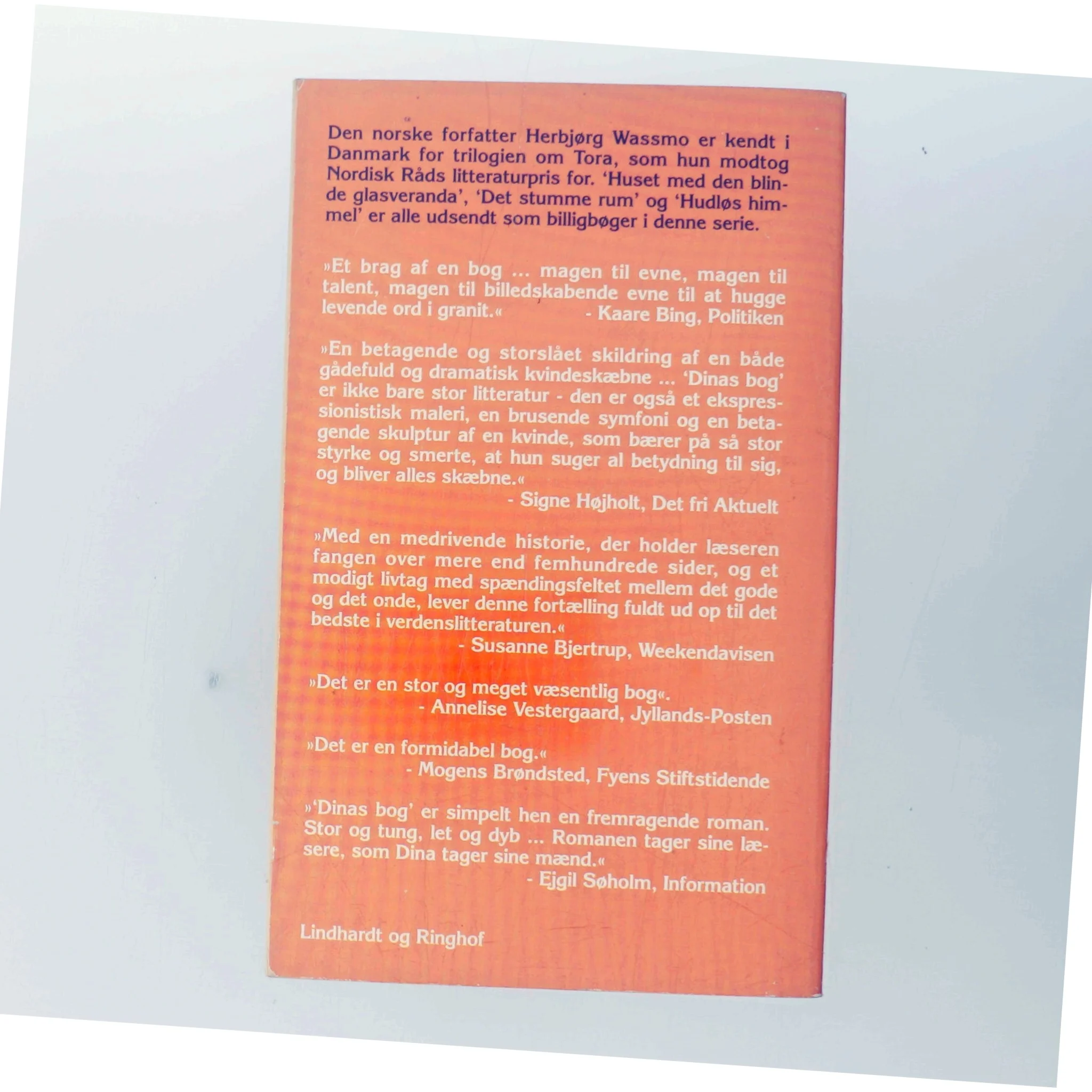 Dinas bog af Herbjørg Wassmo (Bog)