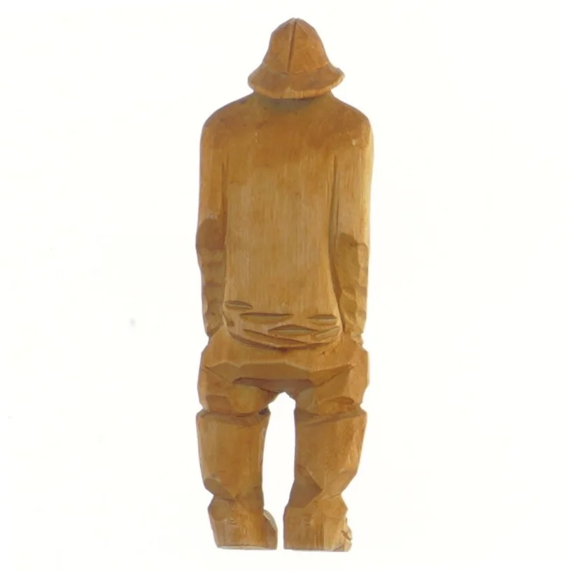 Træfigur med frakke og hat (str. 16 cm)