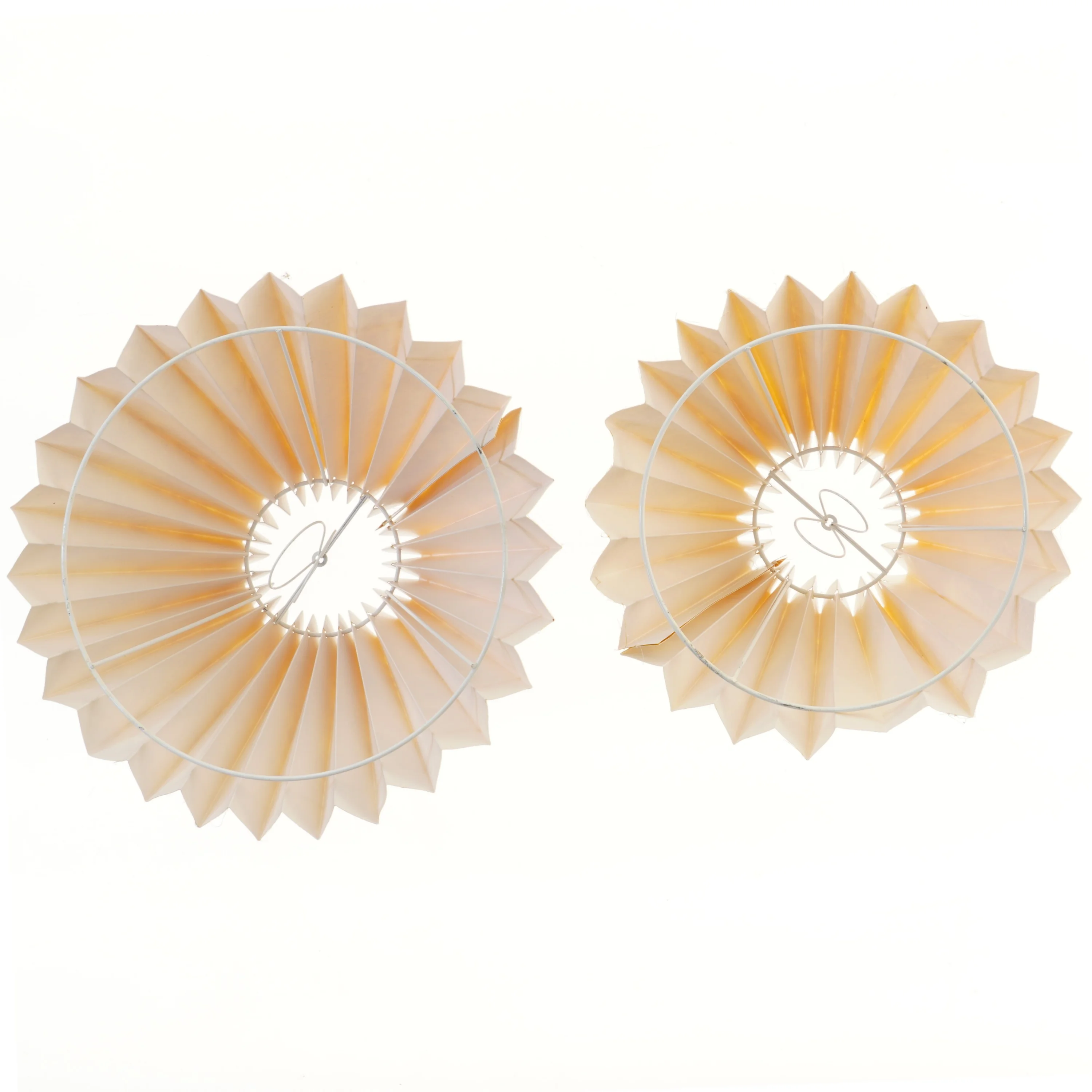 Gule lampeskærme (str. Ø 28 og 32 cm)