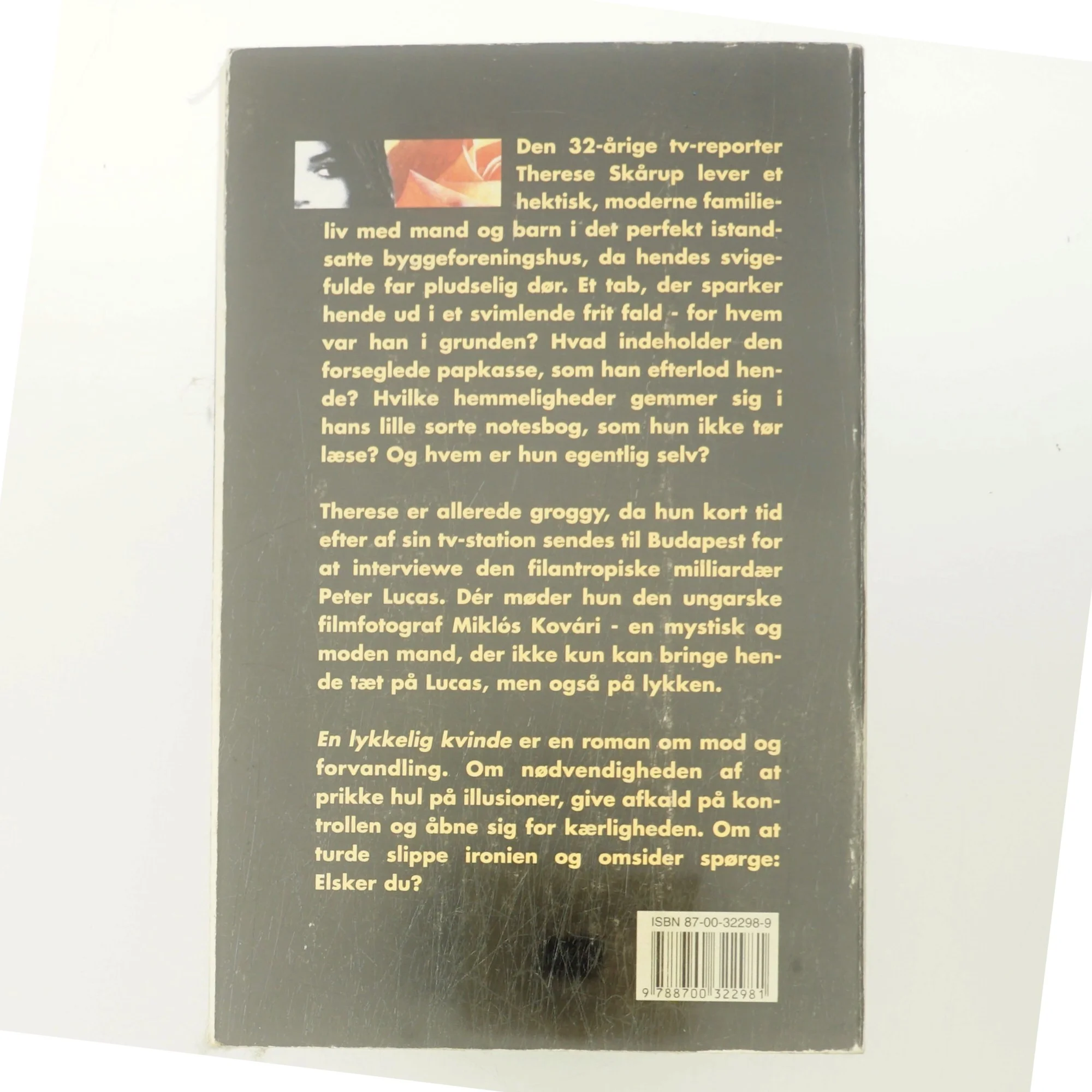 En lykkelig kvinde : roman af Hanne-Vibeke Holst (Bog)