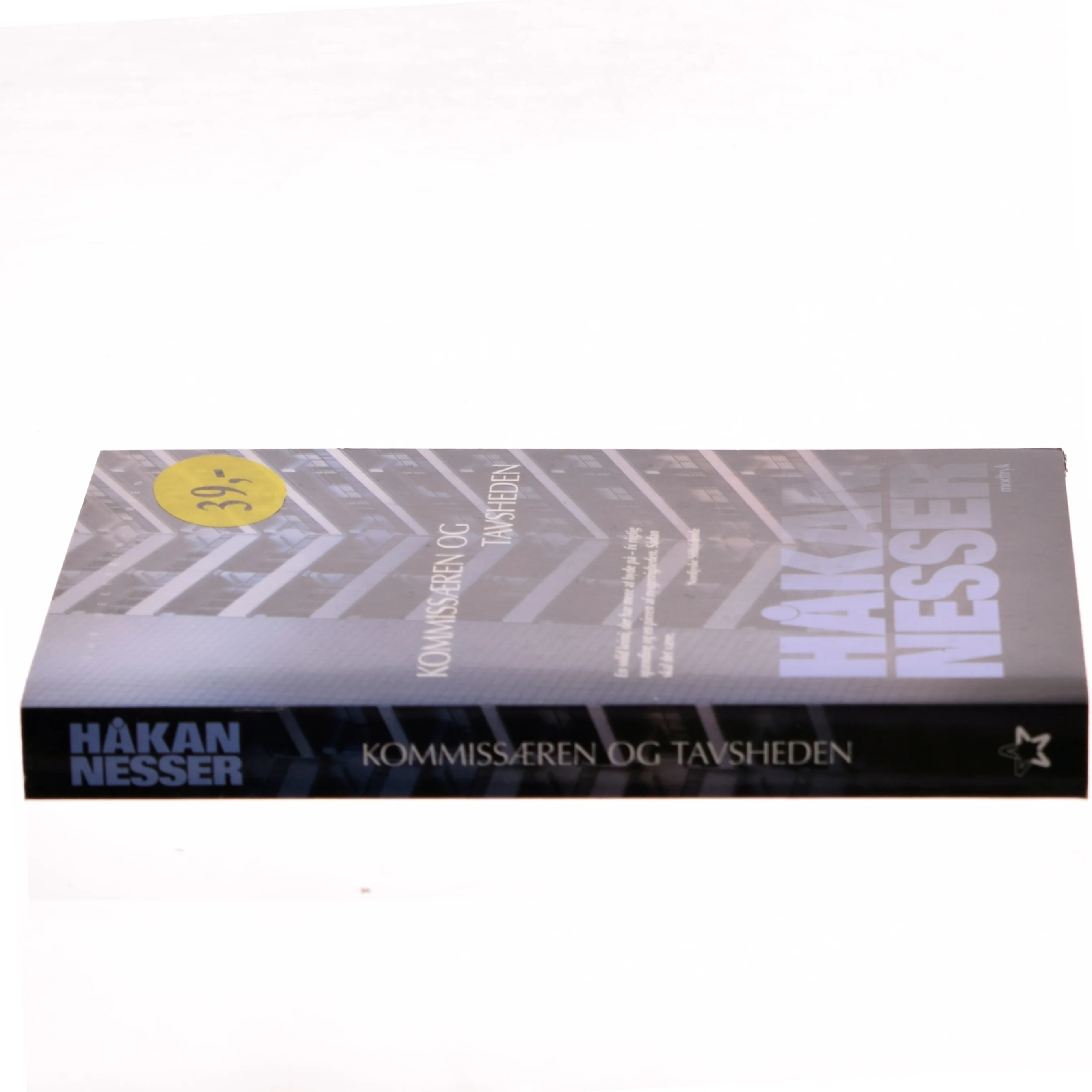 Kommissæren og tavsheden af Håkan Nesser (Bog)