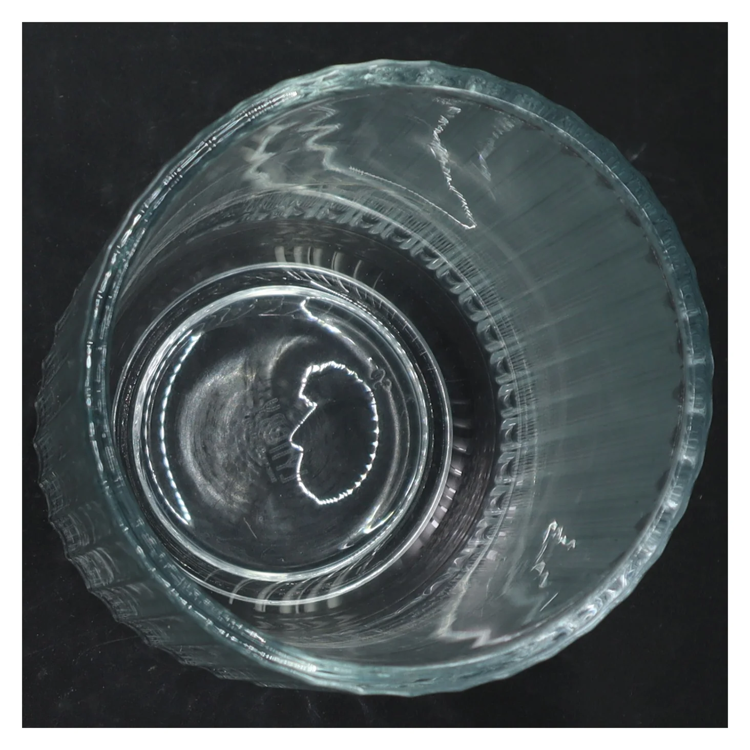 Glasvase fra Lyngby (str. Ø elve. h 20. cm)