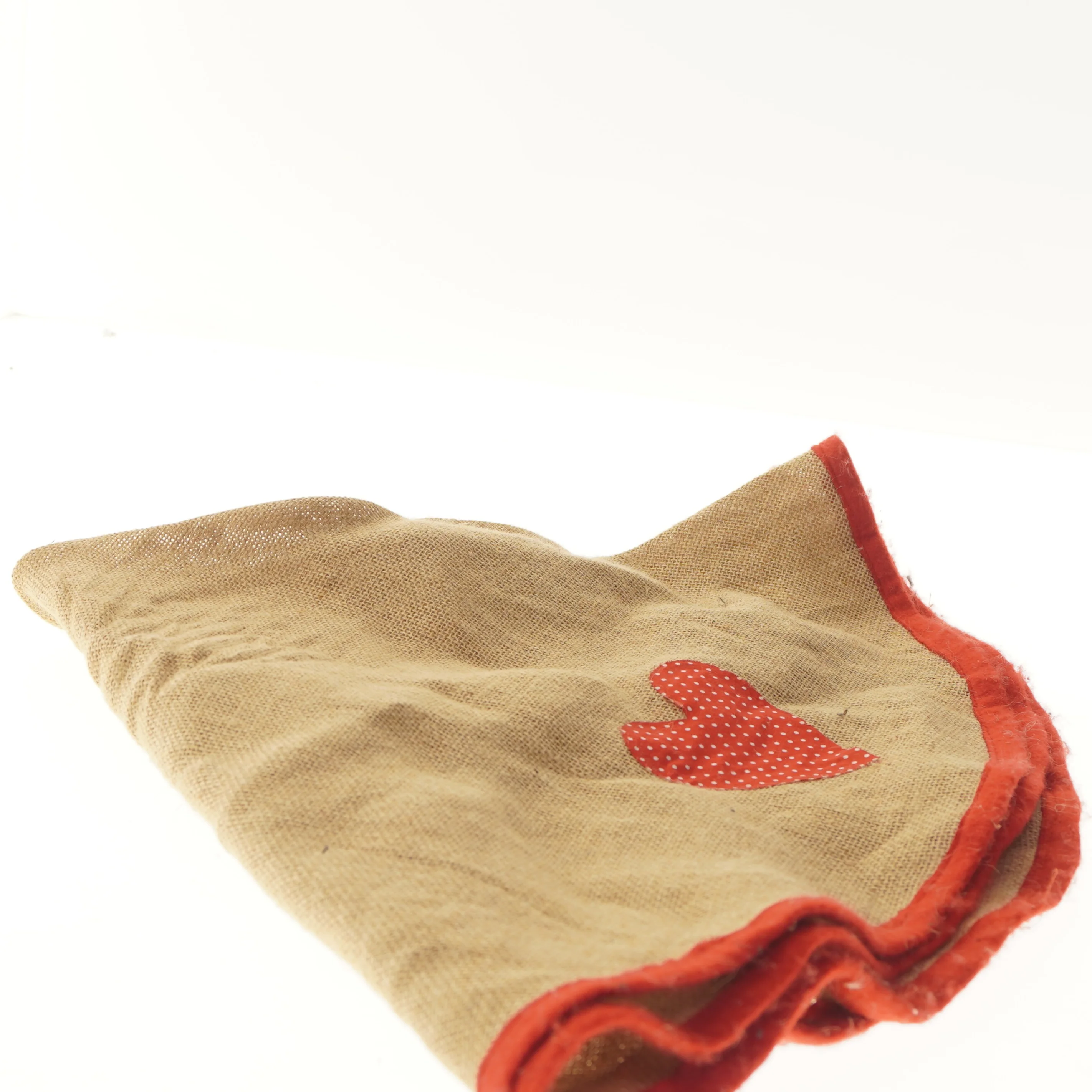 Juletræstæppe med hjerte (str. Ø 98 cm)