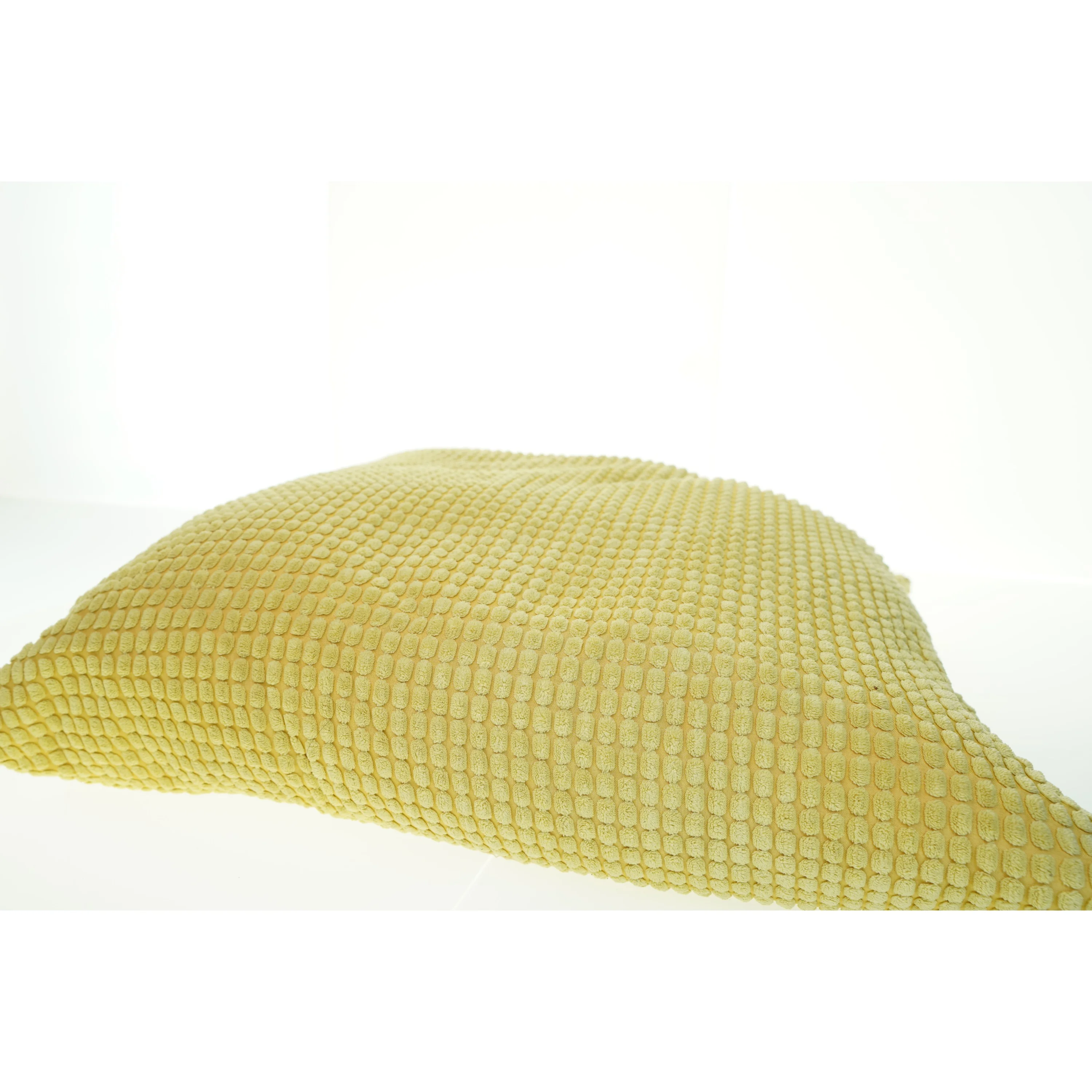 Gul pude (str. 55x55 cm)