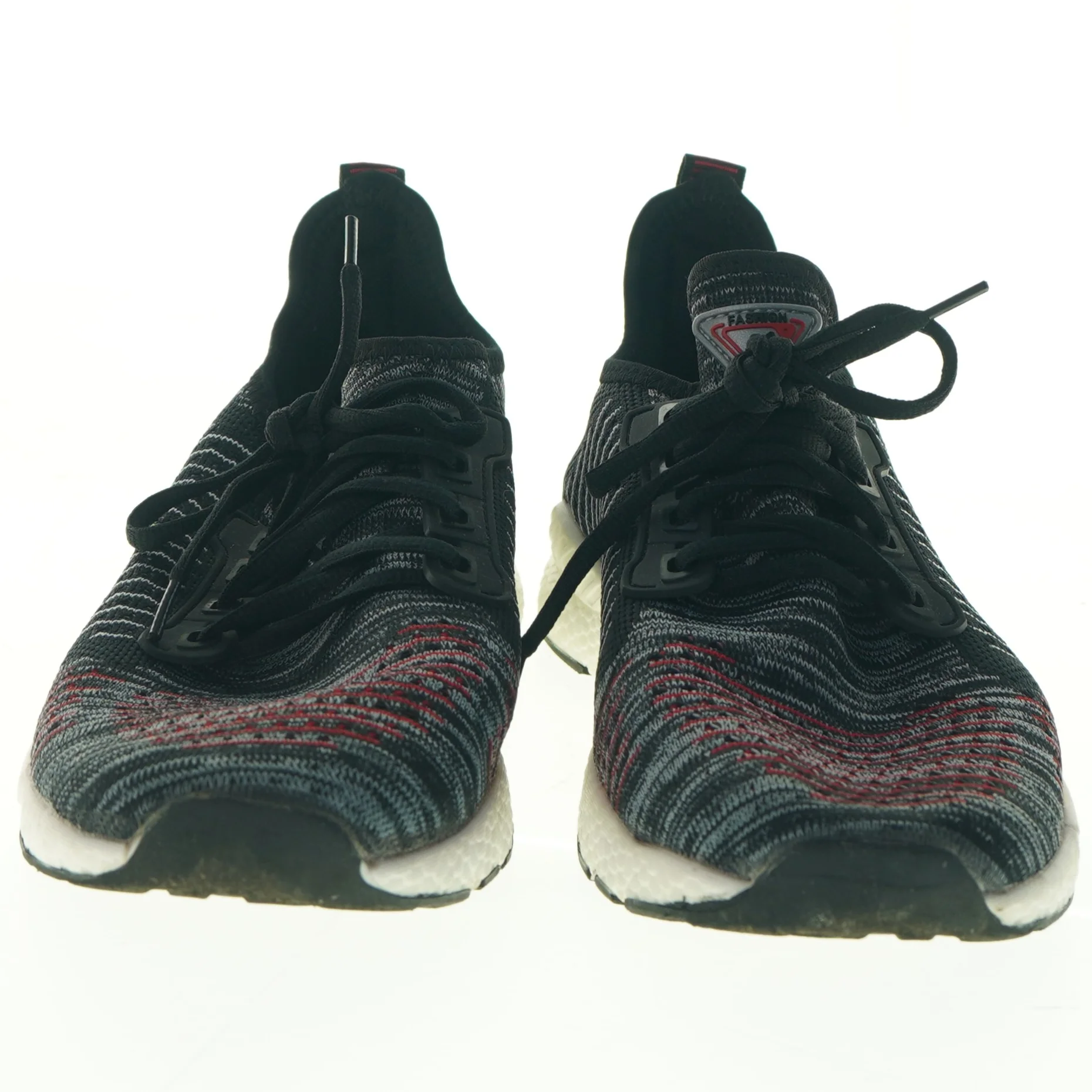 Sorte løbesko med røde detaljer fra Fashion (str. 46)