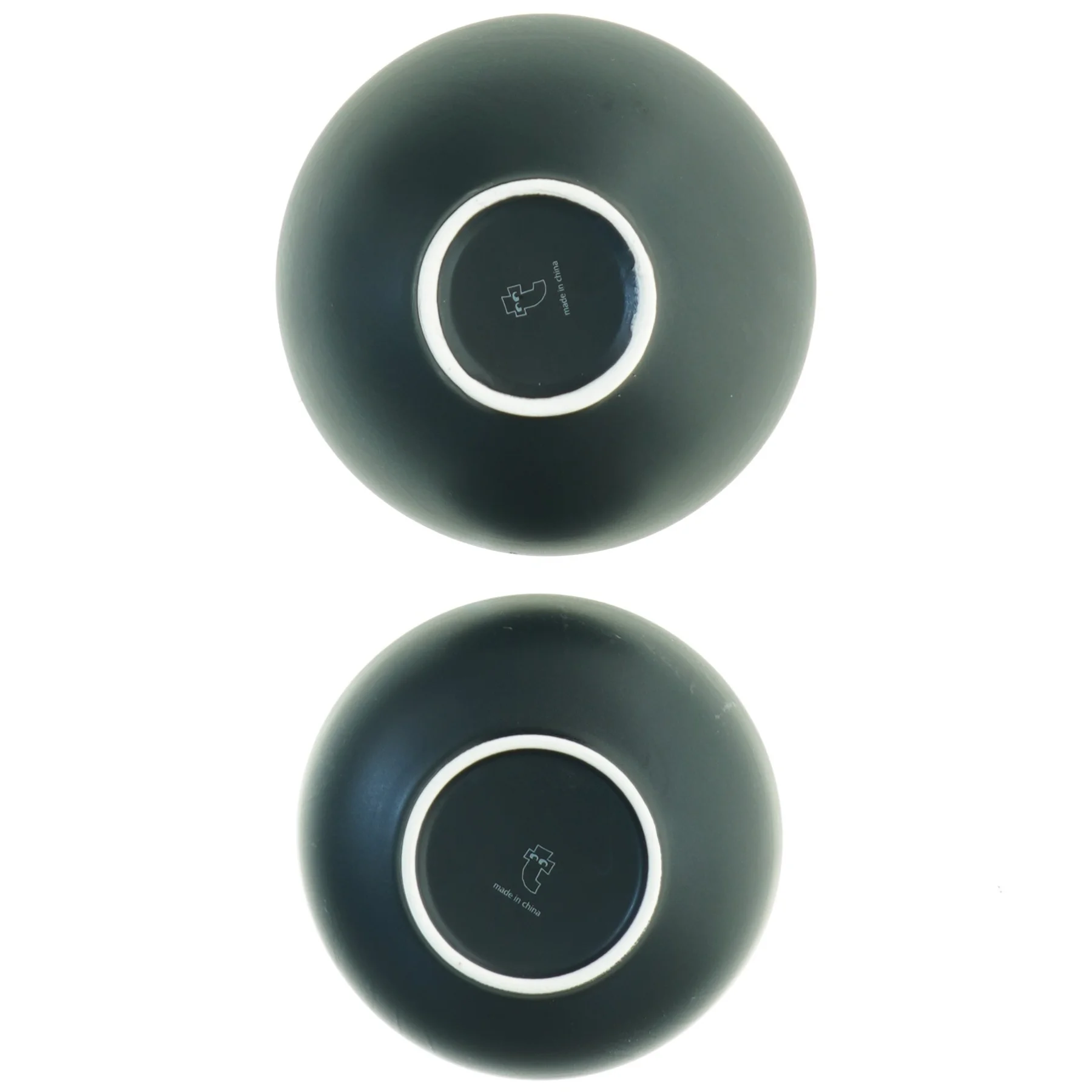 Sorte skåle med hvidt organiske mønster fra Søstrene Grene (str. 13 x 4 cm 14 x 5 cm)