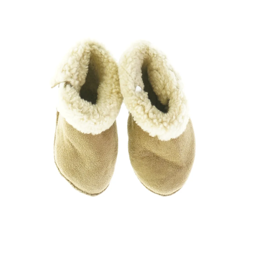 Sutsko med velcro lukning (ca. str. newborn)