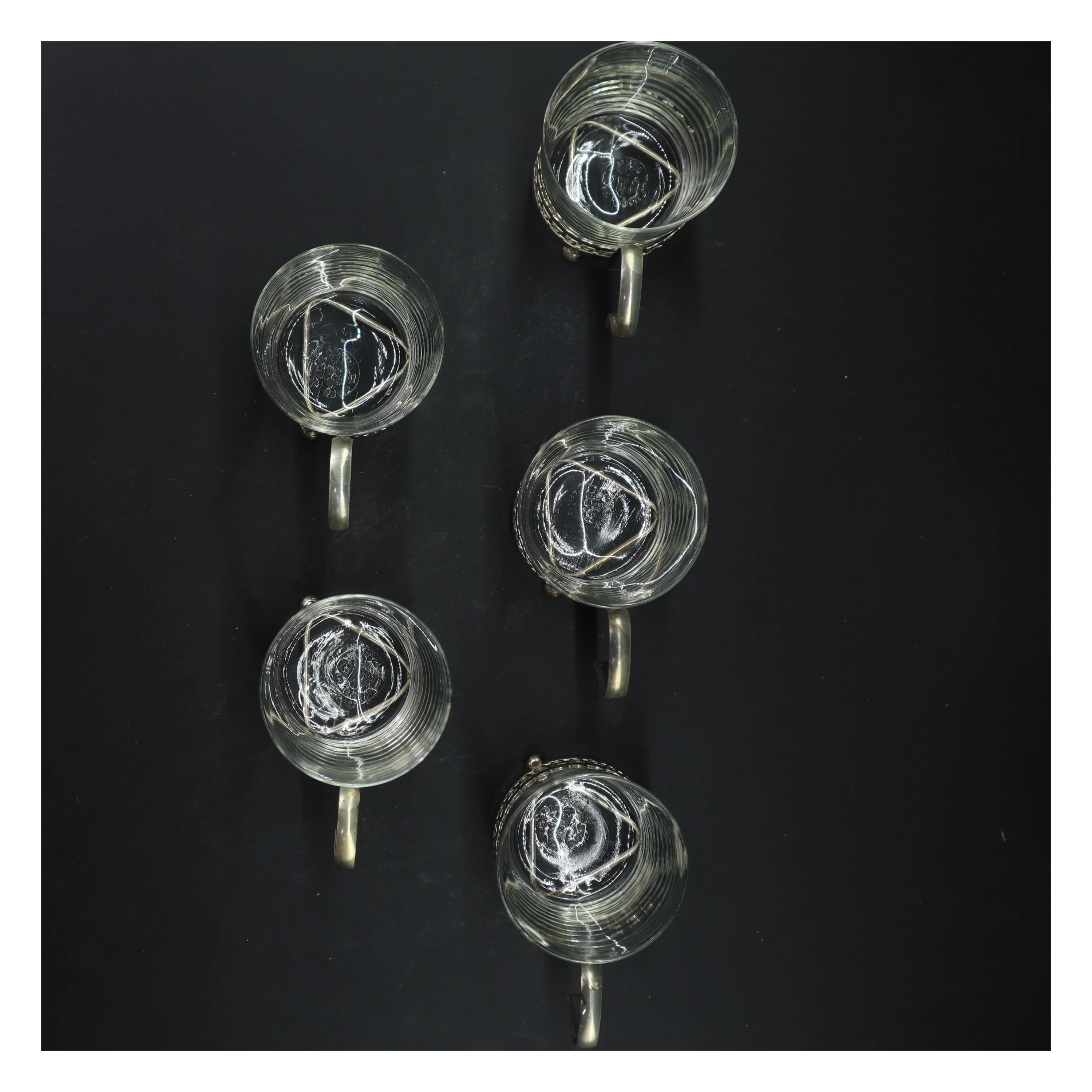 Sæt af 5 glas med metalholder fra Duralex (str. Ø 6,5x9 cm)