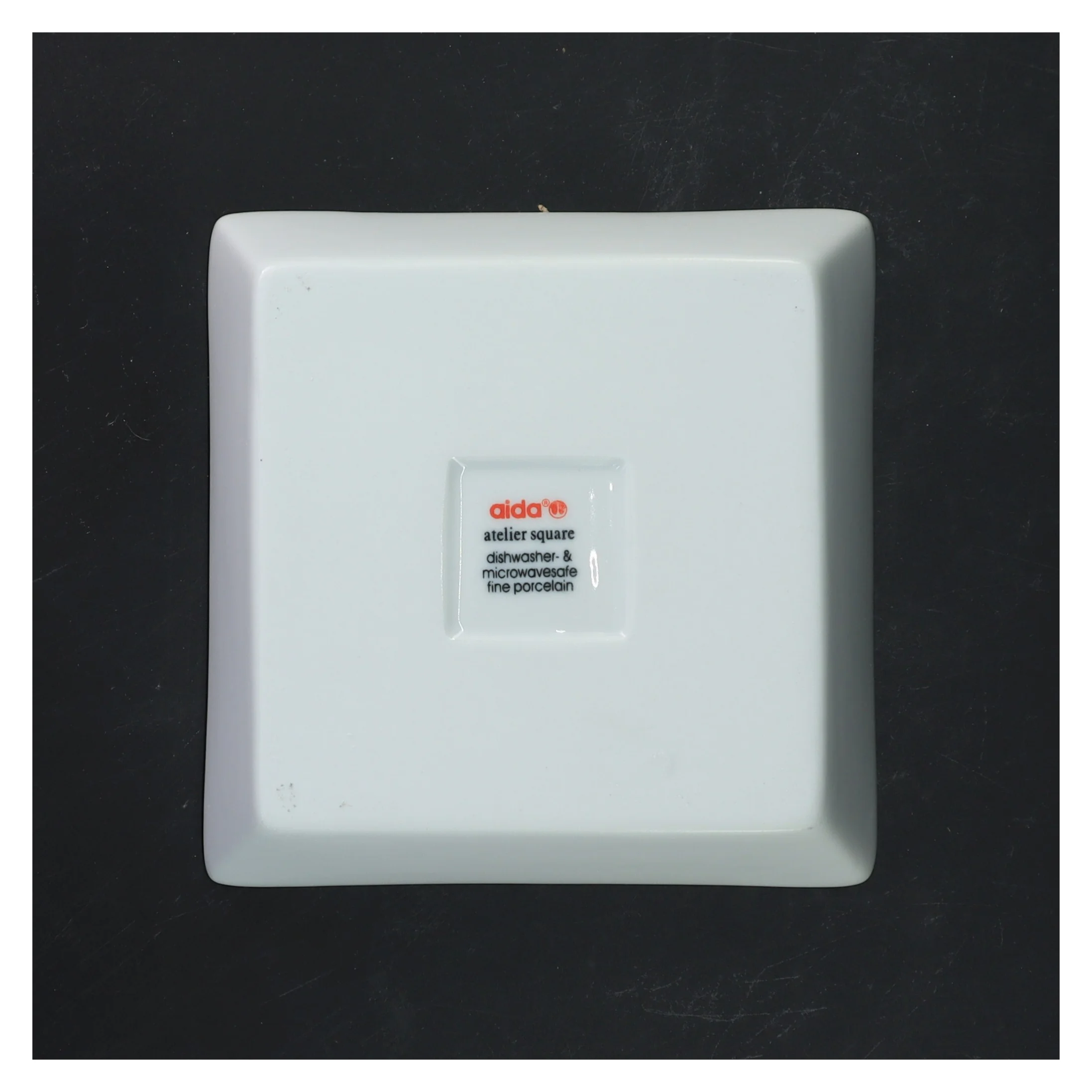 Hvide porcelæn tallerkener fra aida (str. 15x15 cm)