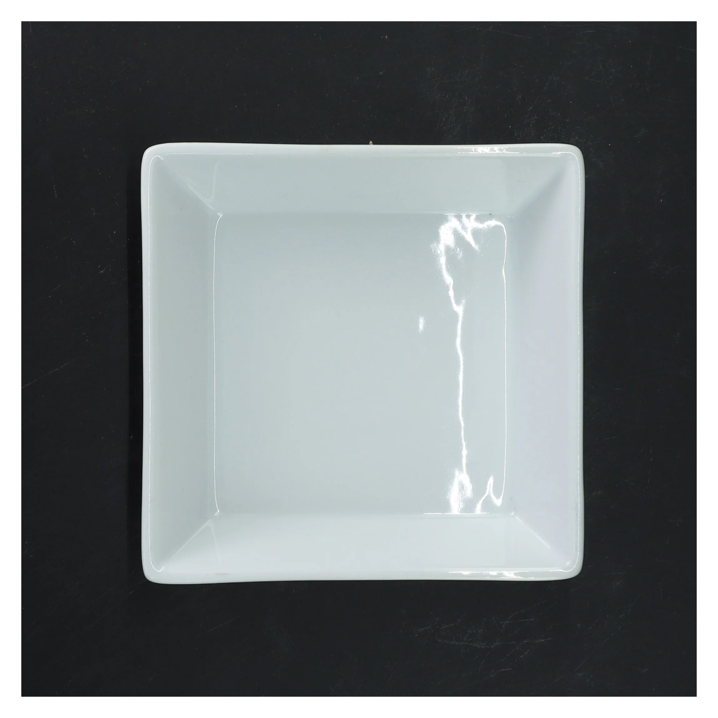 Hvide porcelæn tallerkener fra aida (str. 15x15 cm)