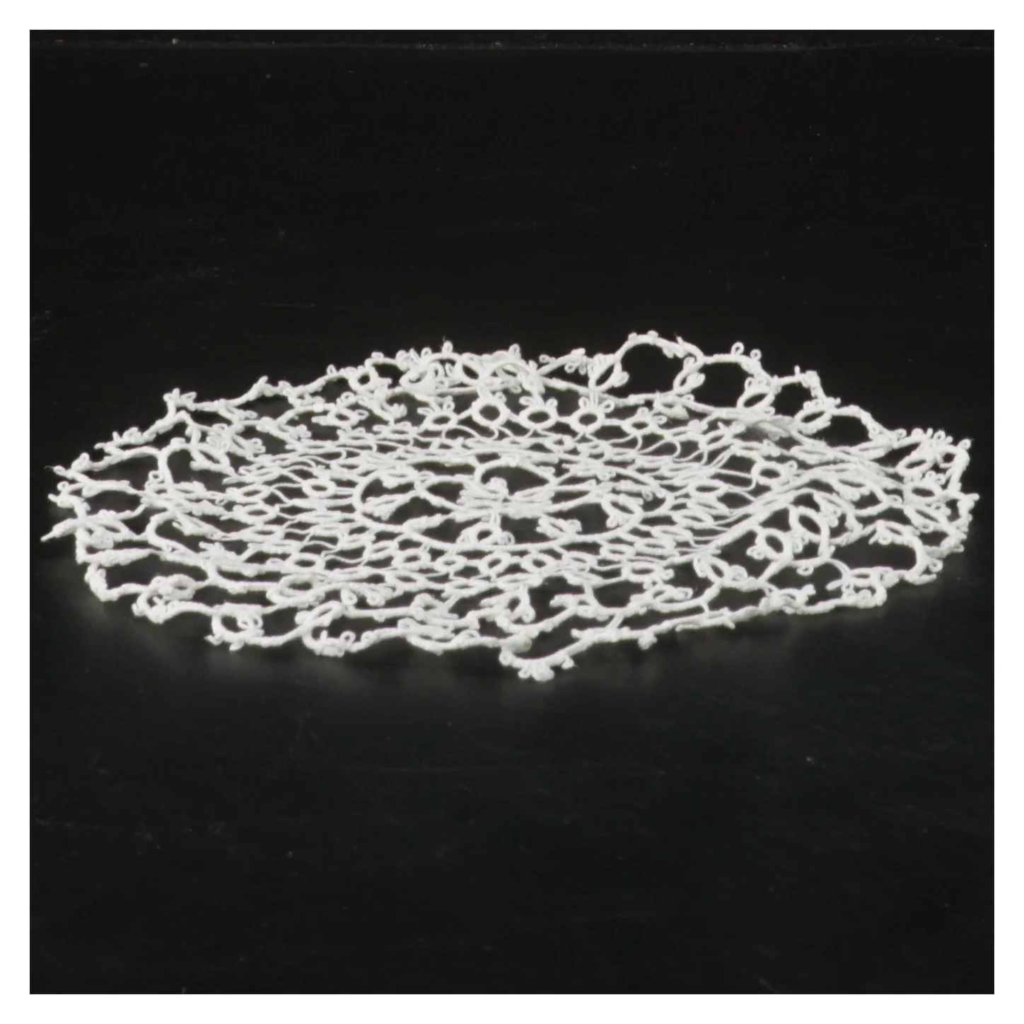 Hæklet mellemlægsserviet (str. Ø 17 cm)