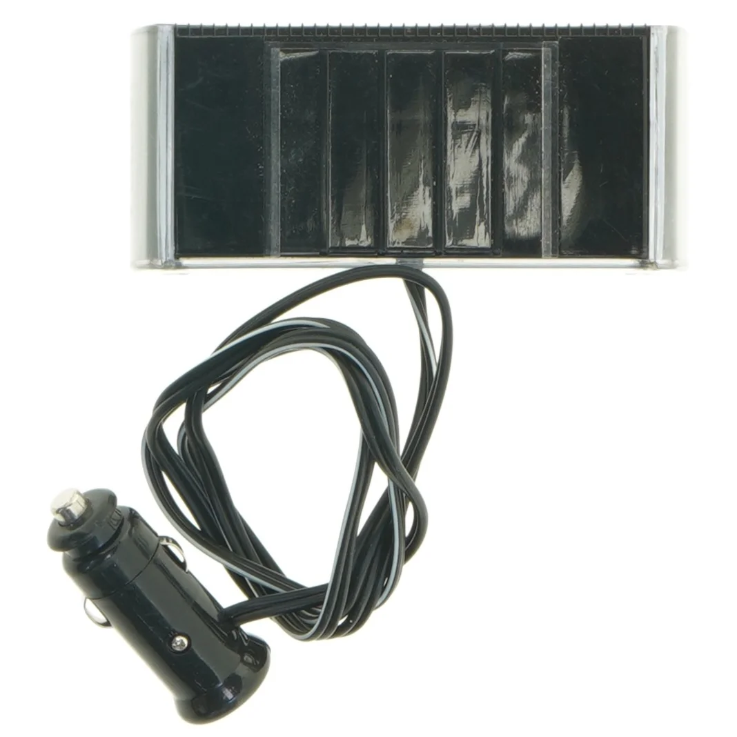 Bil adapter med 3 stik og USB port (str. 11 x 5 x 3,5 cm)