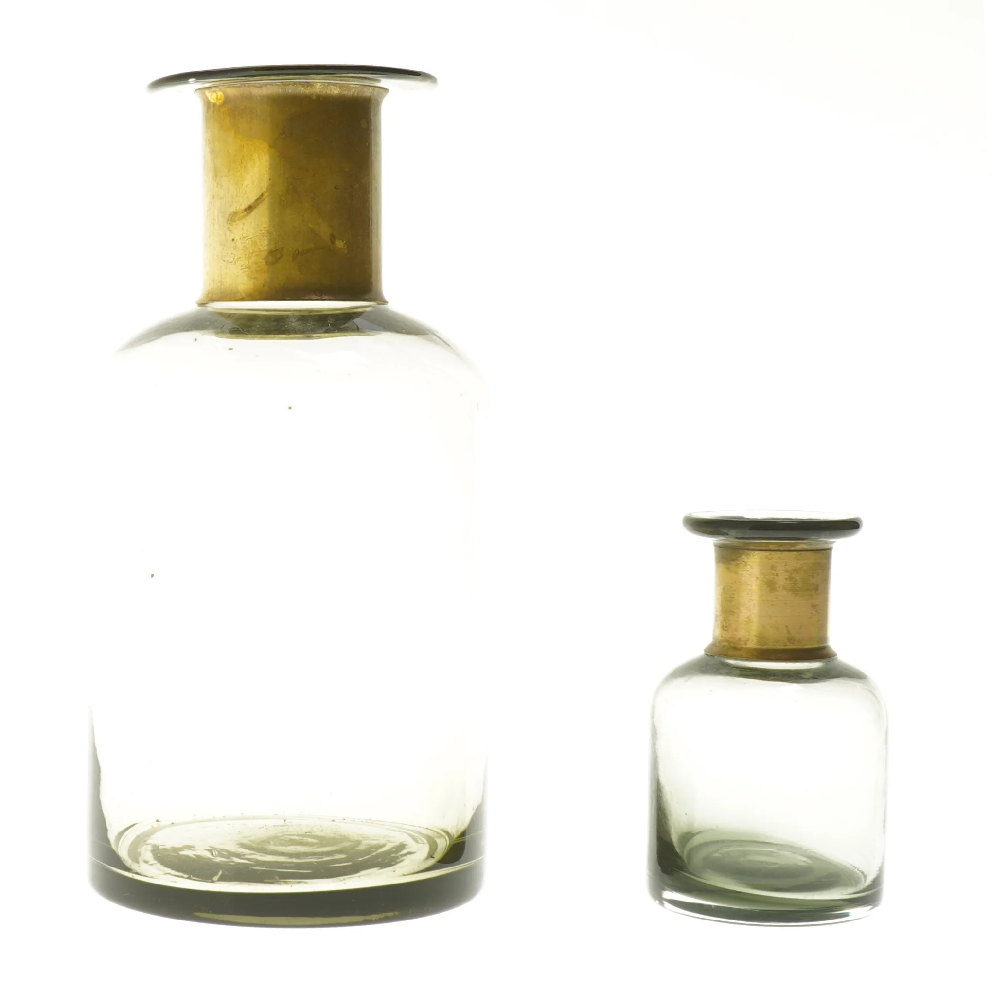 Glasflasker med messinghals (str. 2 stk 23,5 & 11 cm)