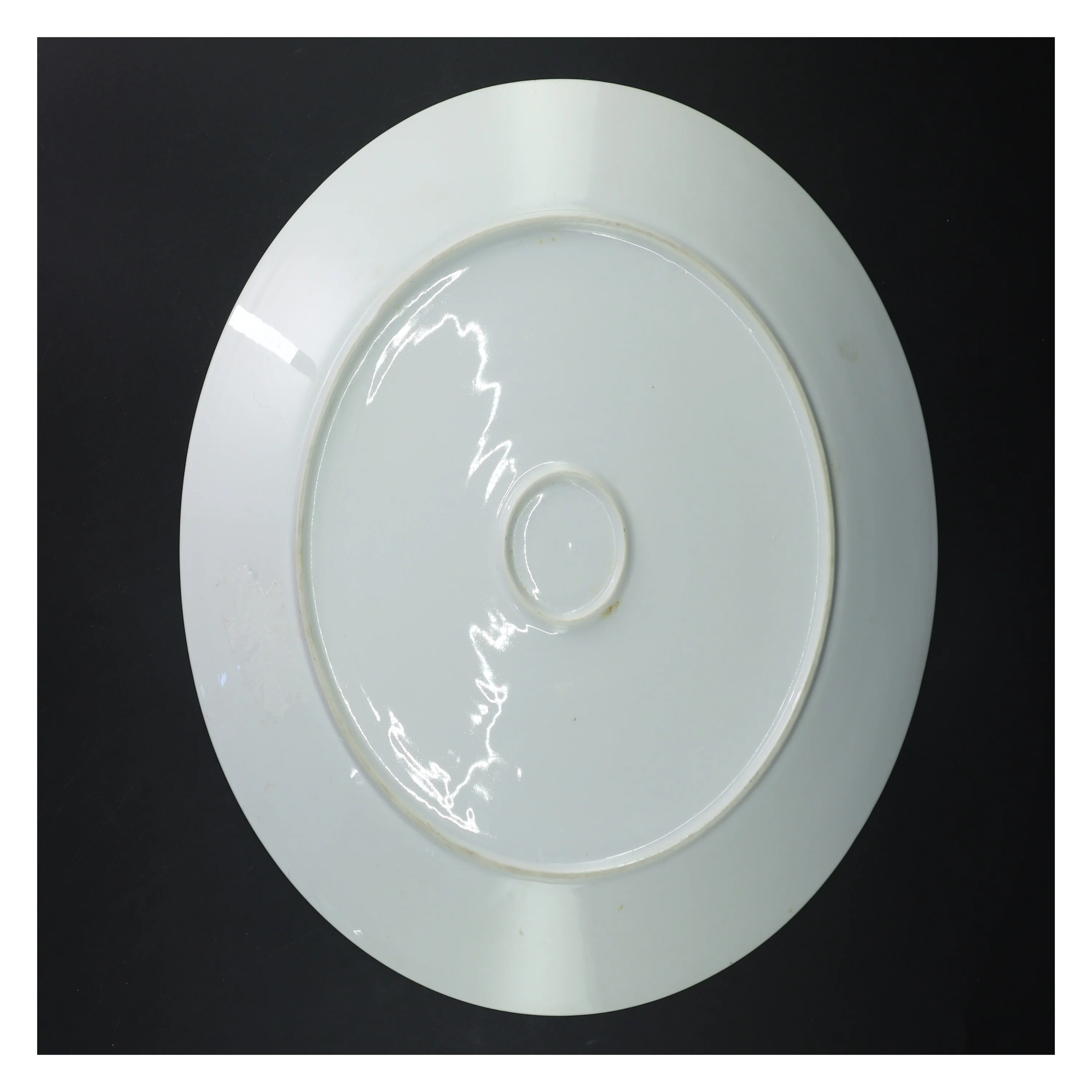 Porcelænsfad med blåt mønster (str. Ø 33,5 cm)