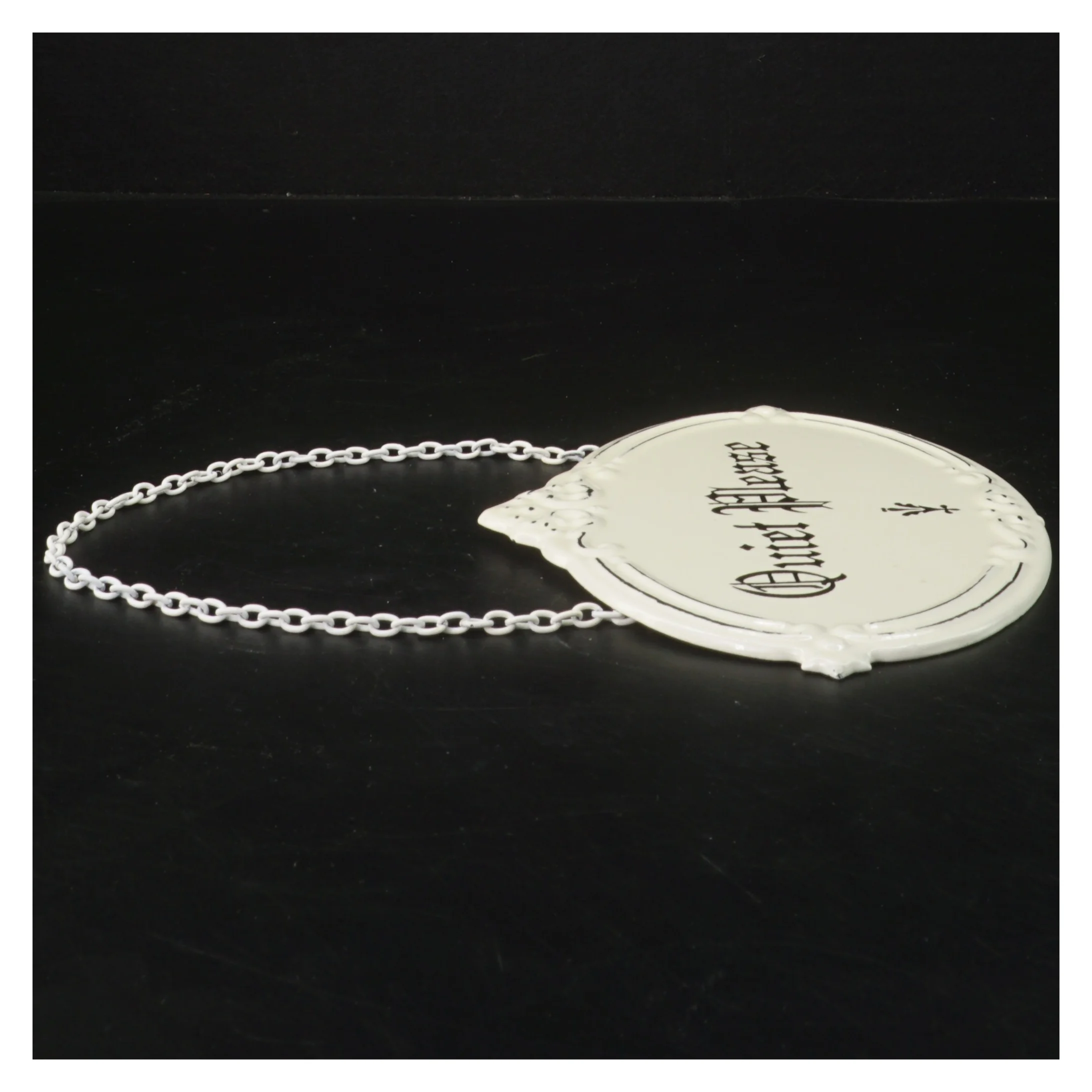 Skilt med tekst 'Quiet Please' (str. 19x13 cm)