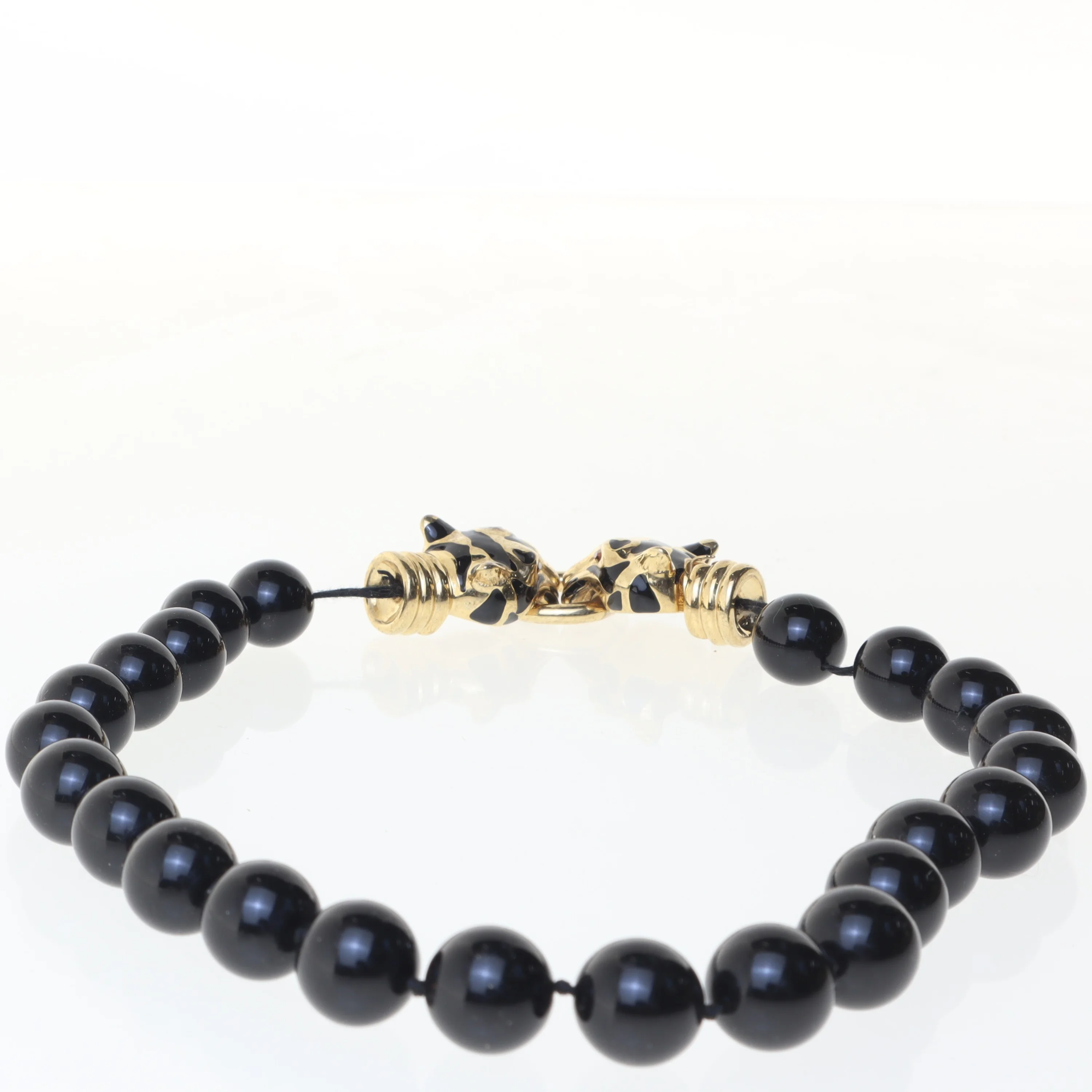 Perlearmbånd med gulddetaljer (str. 19 cm)