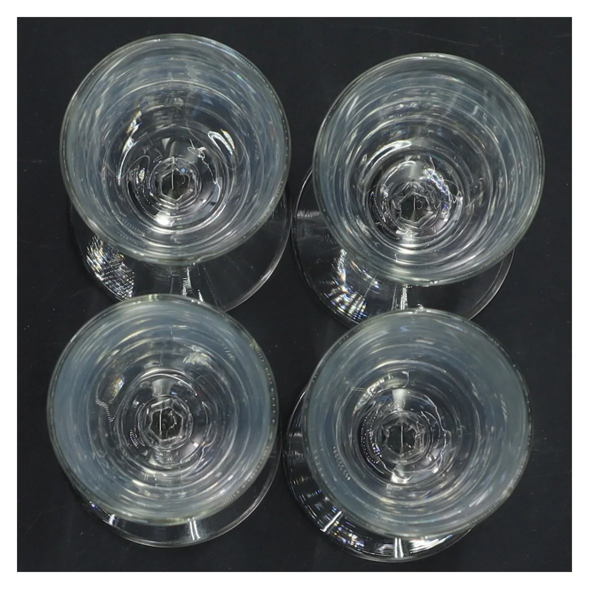 Sæt af 4 portvinglas (str. Ø 4,5x12 cm)