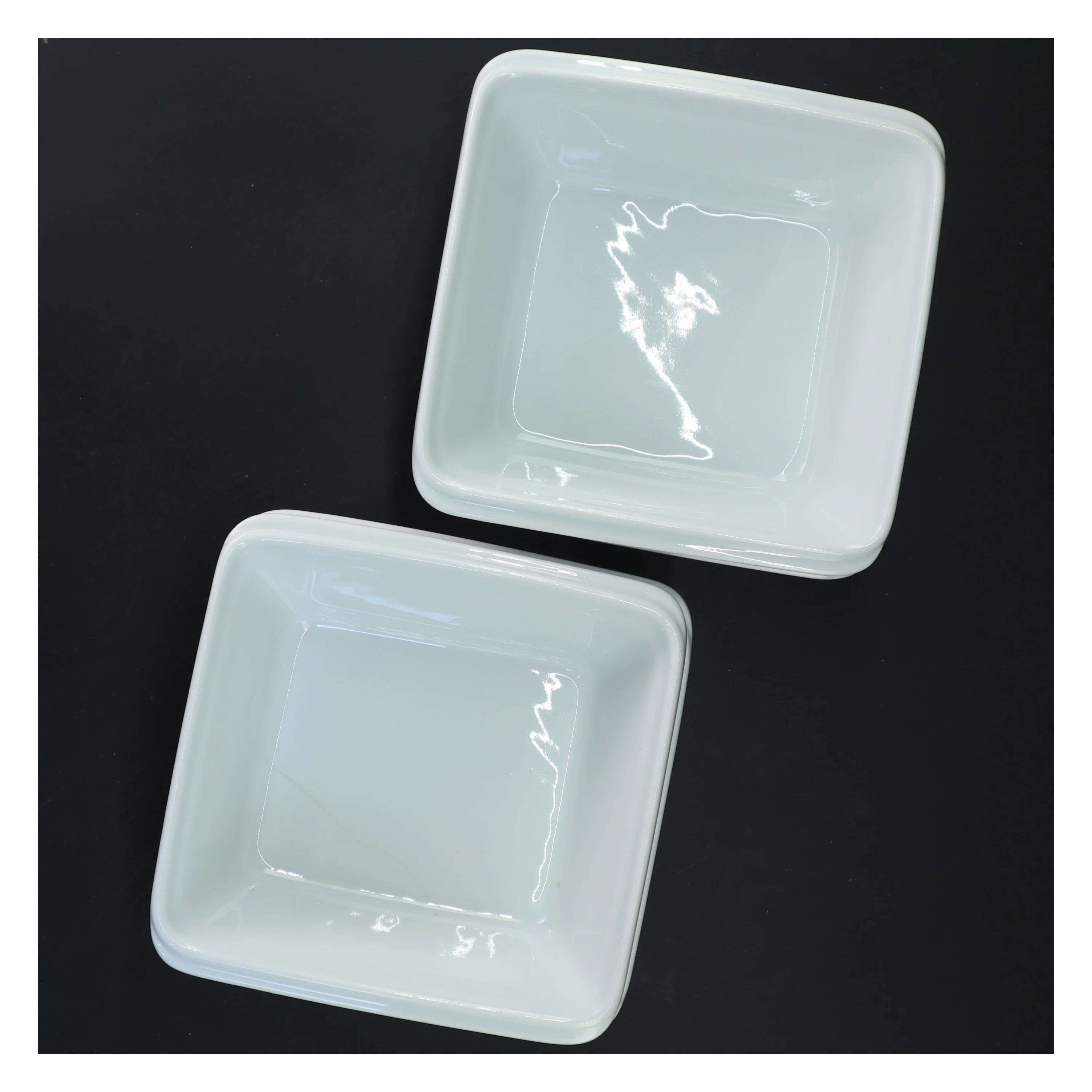 Sæt med 4 hvide firkantede skåle (str. 6x16x16 cm)