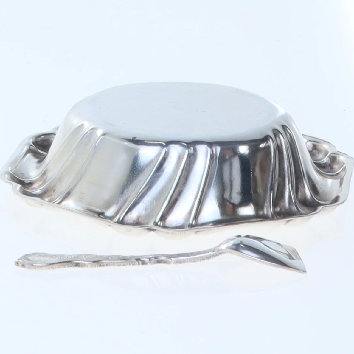 Lille sølvtallerken (str. 7,5 x 1 cm)