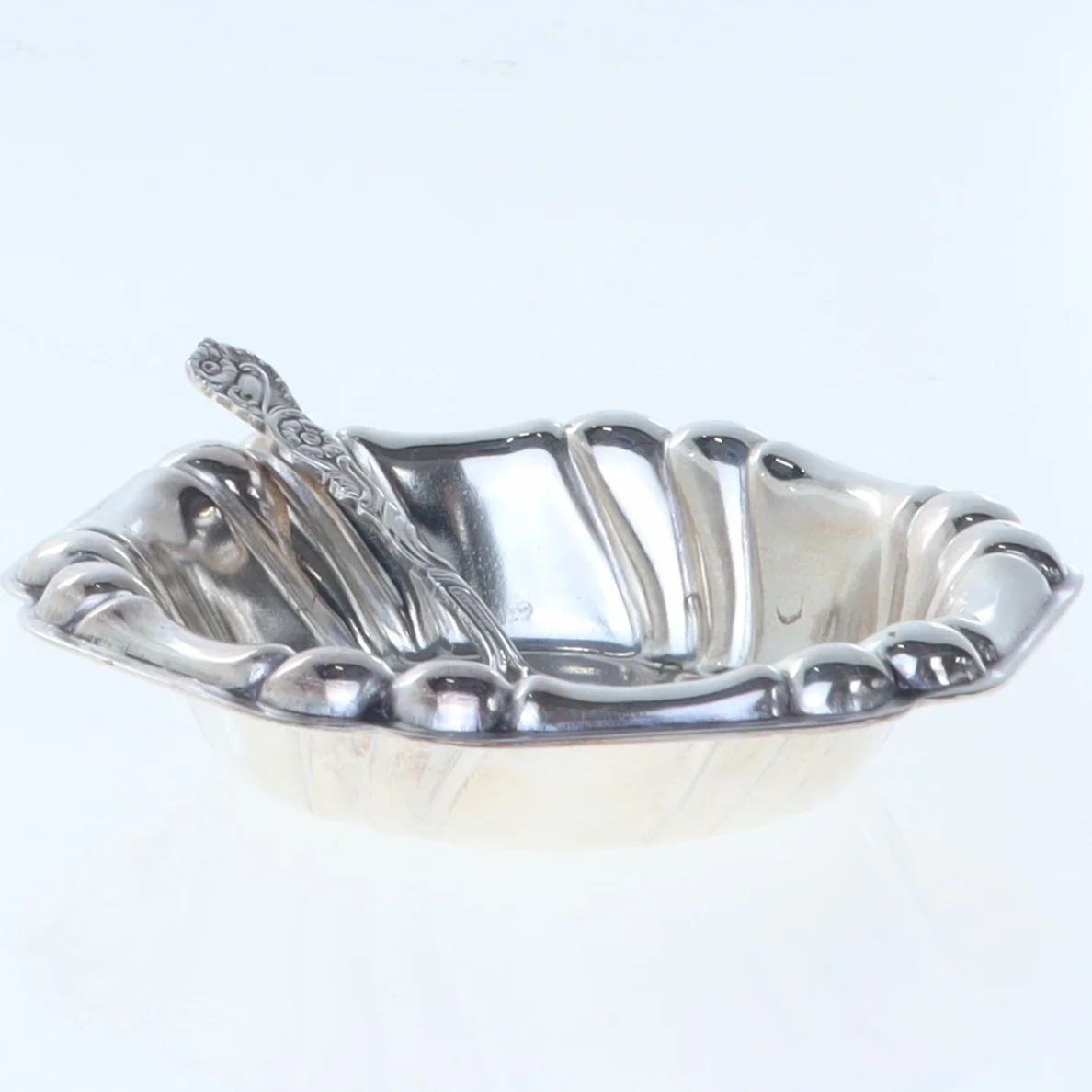 Lille sølvtallerken (str. 7,5 x 1 cm)