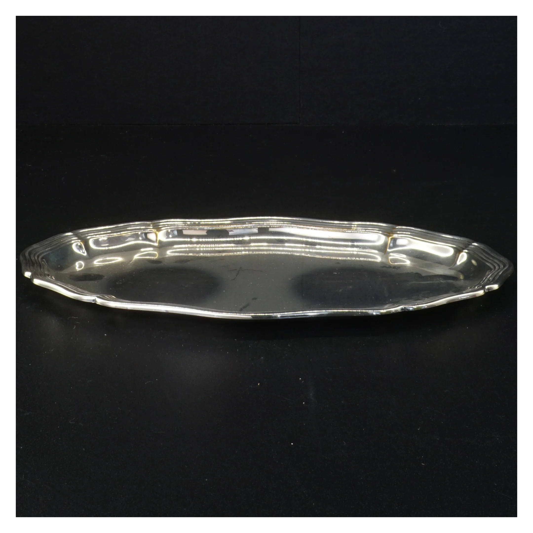 Sølvfarvet bakke (str. 25 x 16 cm)