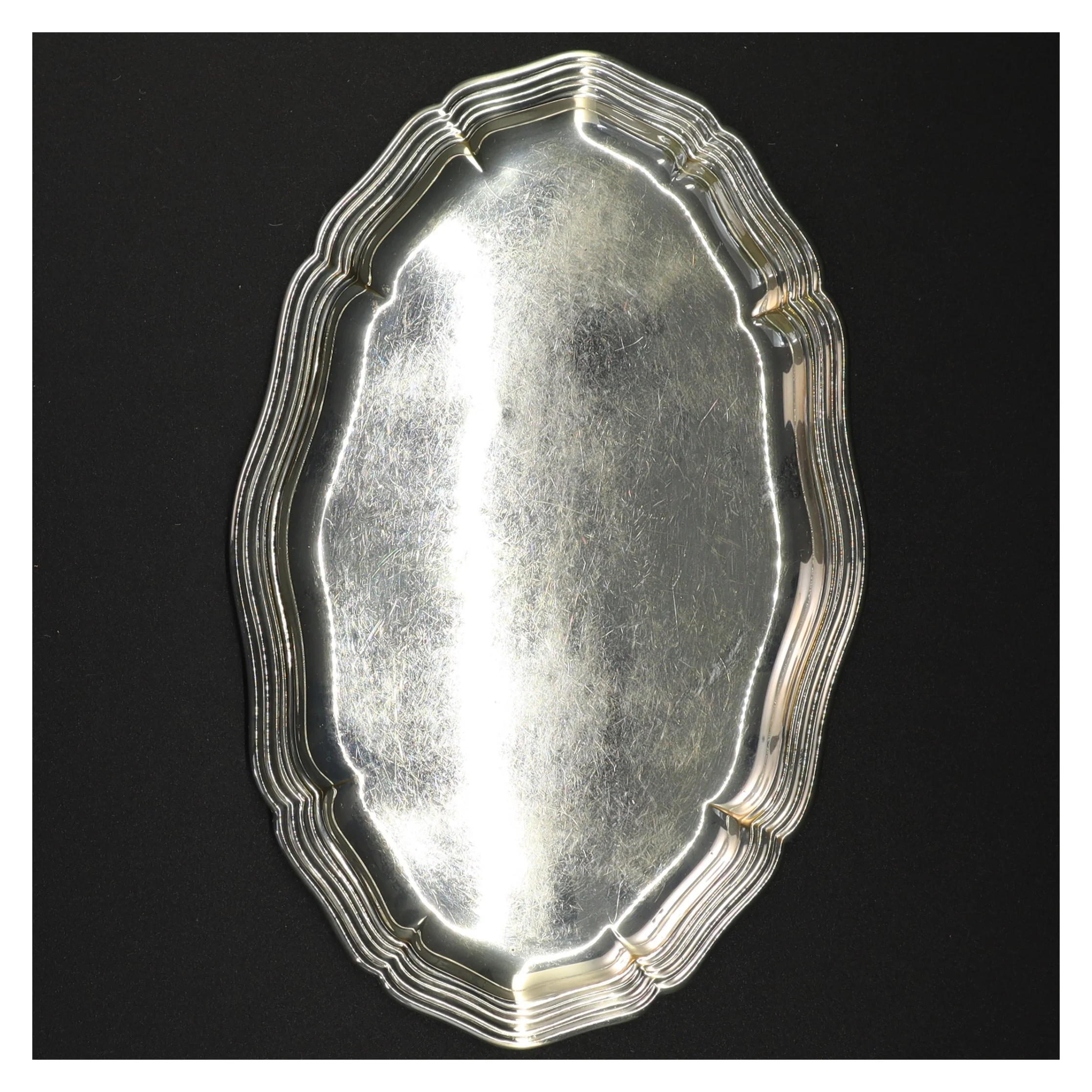 Sølvfarvet bakke (str. 25 x 16 cm)